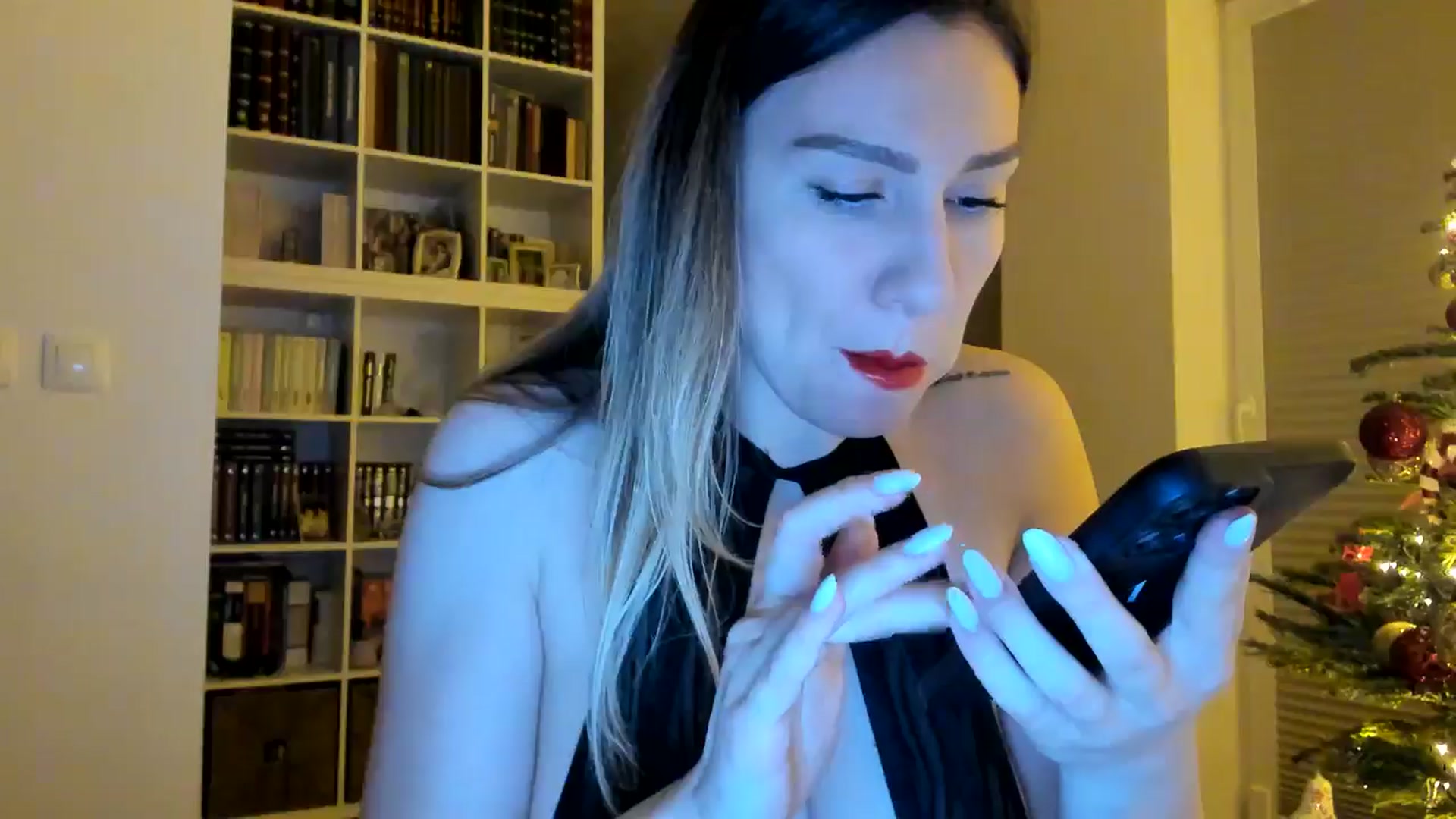 Gallery image thumbnail from itwas_eve's myfreecams stream on, 12/25/2024, 02:22 image 7 of 20