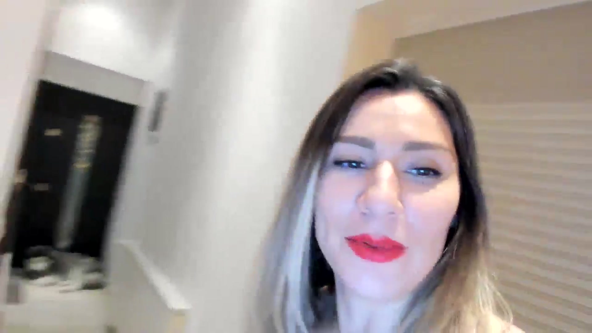 Gallery image thumbnail from itwas_eve's myfreecams stream on, 12/25/2024, 02:22 image 17 of 20