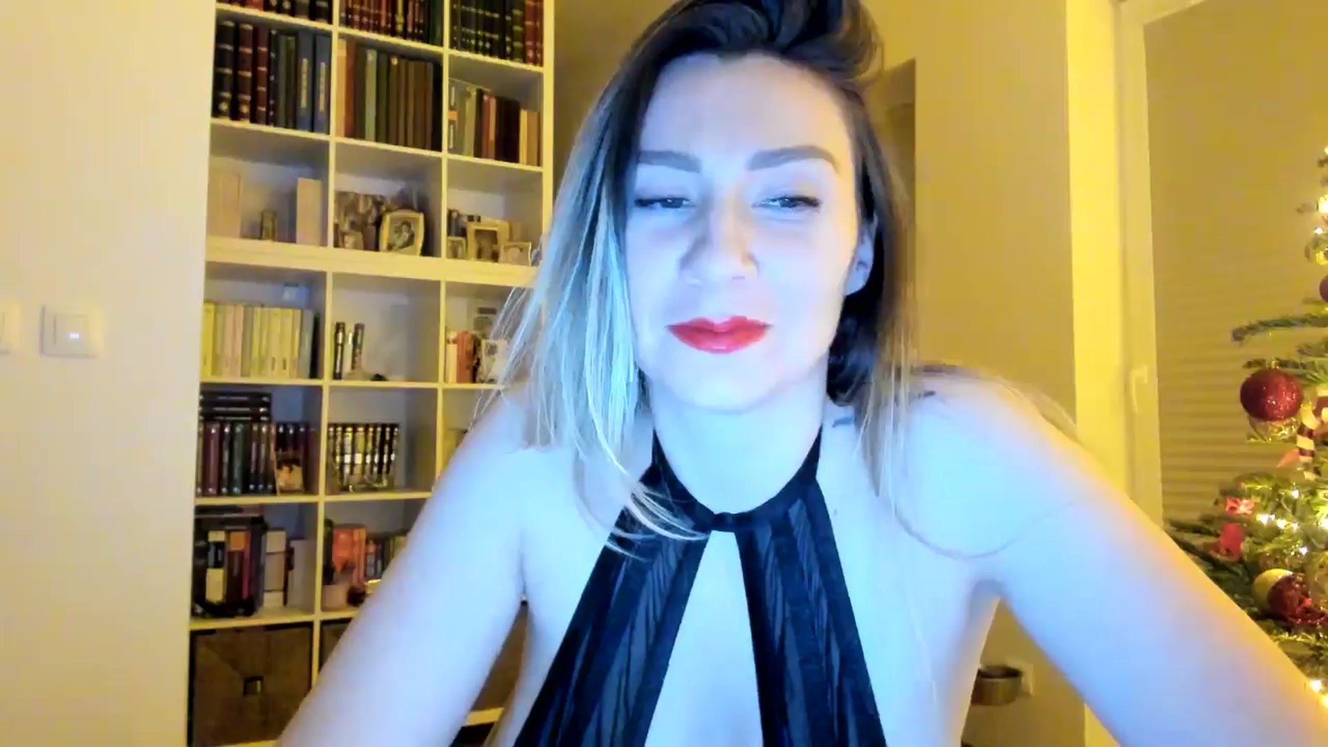 Gallery image thumbnail from itwas_eve's myfreecams stream on, 12/25/2024, 02:22 image 11 of 20