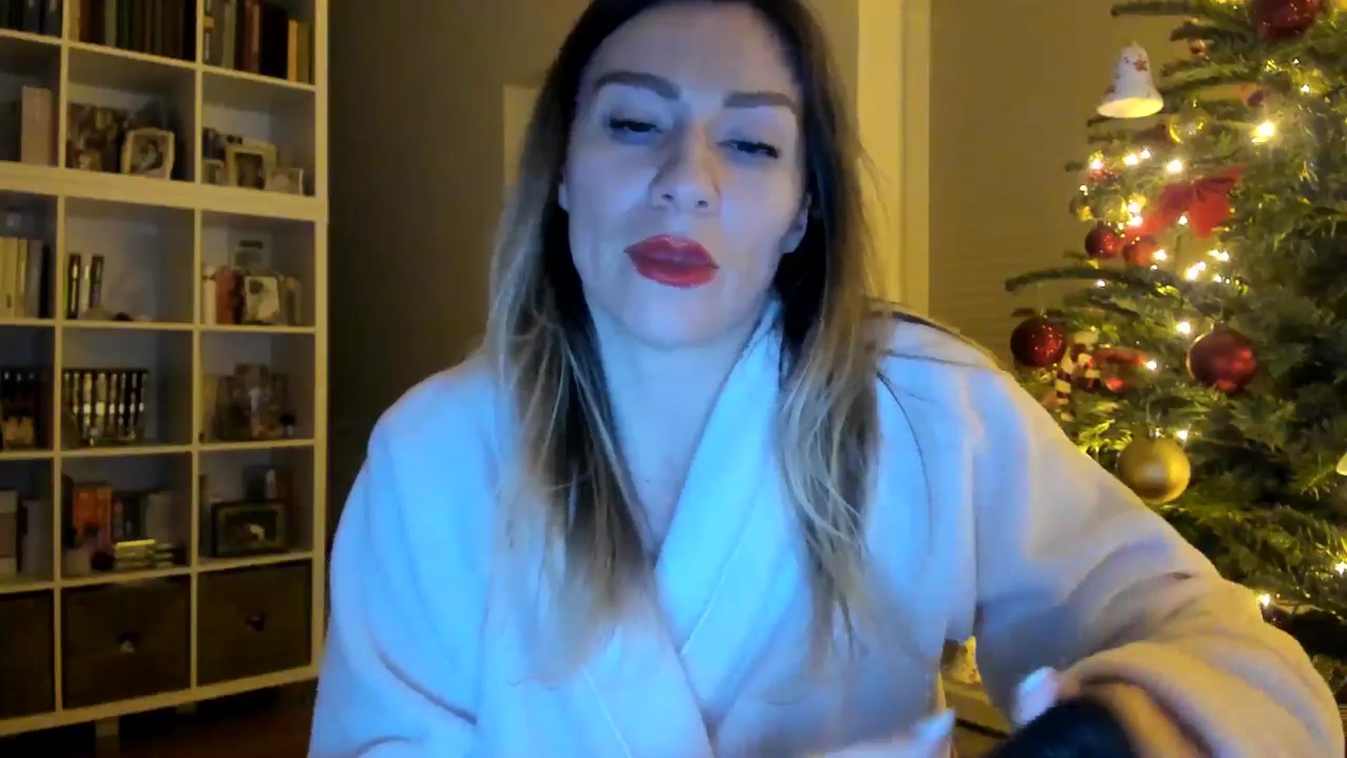 Gallery image thumbnail from itwas_eve's myfreecams stream on, 12/25/2024, 02:22 image 20 of 20