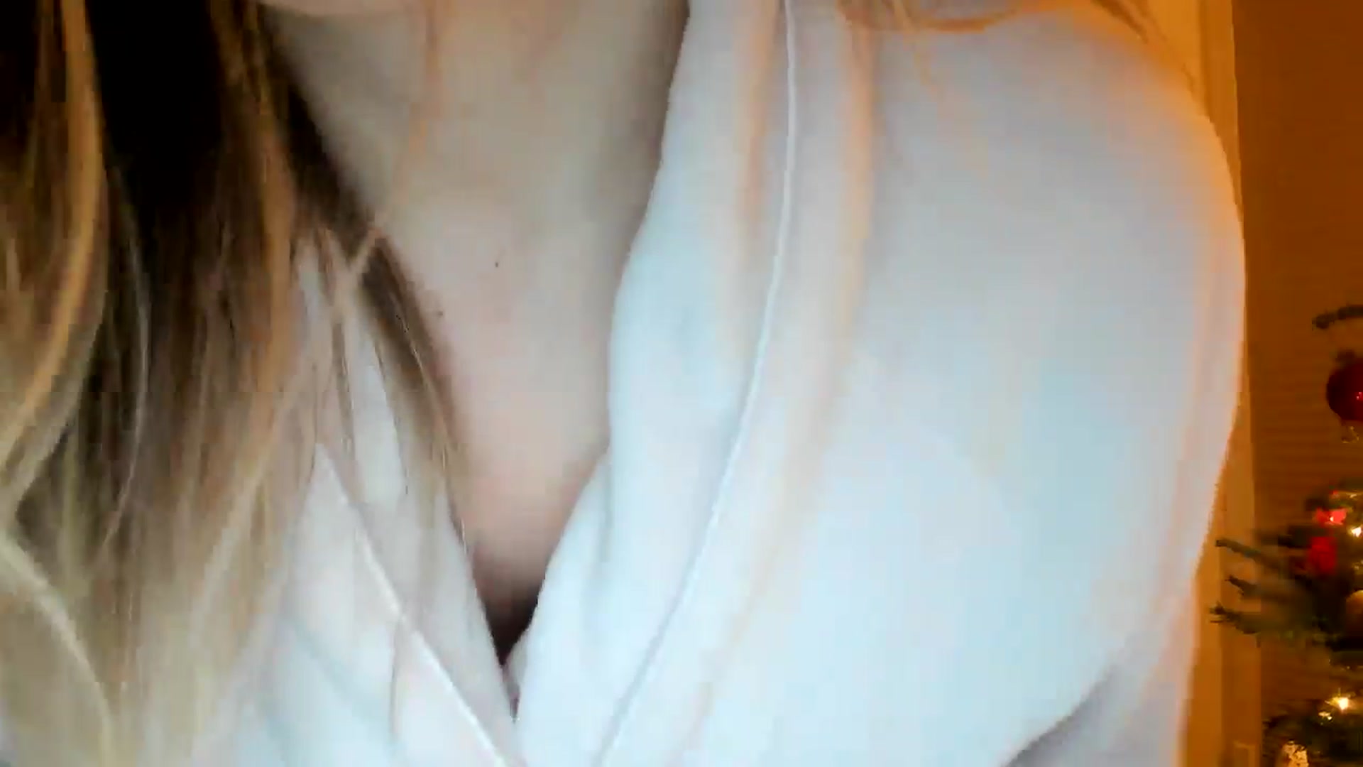Gallery image thumbnail from itwas_eve's myfreecams stream on, 12/25/2024, 02:22 image 18 of 20