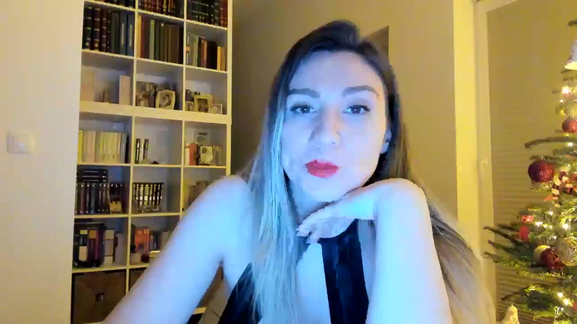 Gallery image thumbnail from itwas_eve's myfreecams stream on, 12/25/2024, 02:22 image 10 of 20