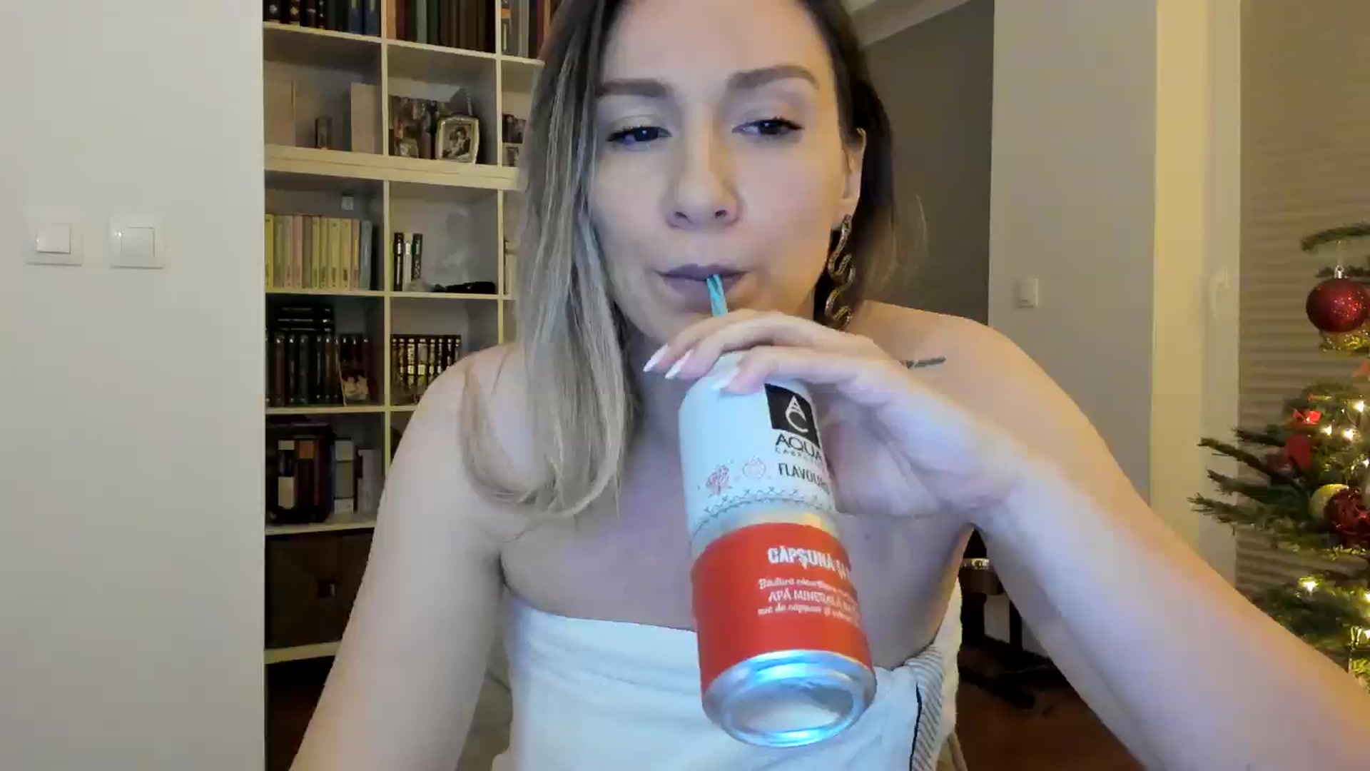 Gallery image thumbnail from itwas_eve's myfreecams stream on, 12/26/2024, 24:49 image 14 of 20