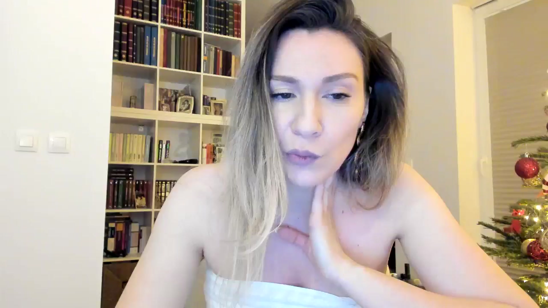 Gallery image thumbnail from itwas_eve's myfreecams stream on, 12/26/2024, 24:49 image 13 of 20