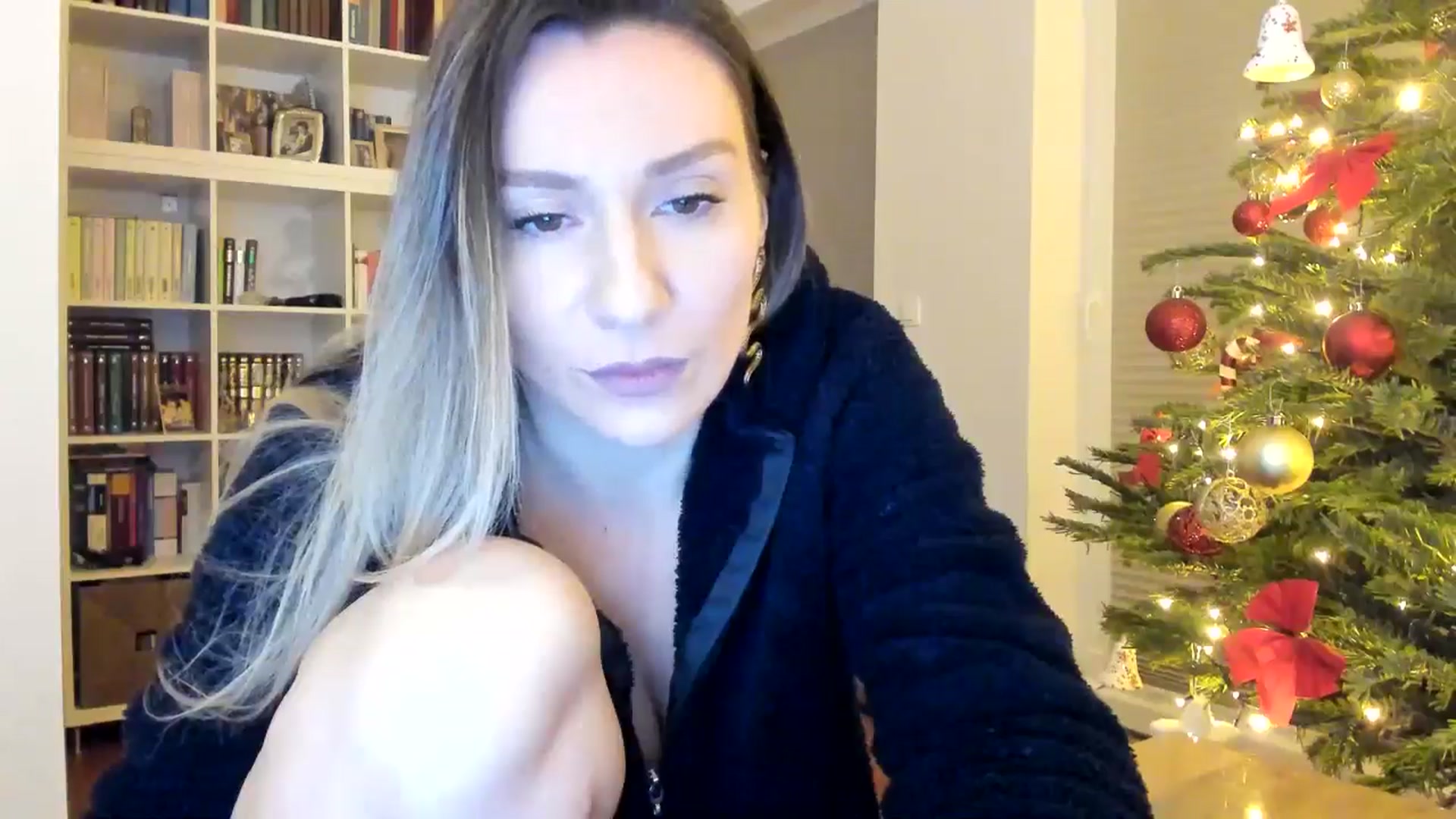 Gallery image thumbnail from itwas_eve's myfreecams stream on, 12/26/2024, 24:49 image 16 of 20