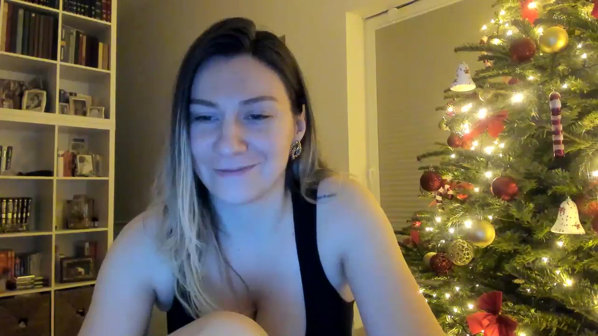 Gallery image thumbnail from itwas_eve's myfreecams stream on, 12/27/2024, 01:48 image 10 of 20