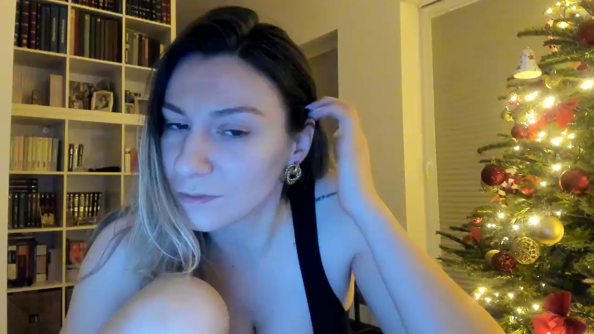 Gallery image thumbnail from itwas_eve's myfreecams stream on, 12/27/2024, 01:48 image 4 of 20