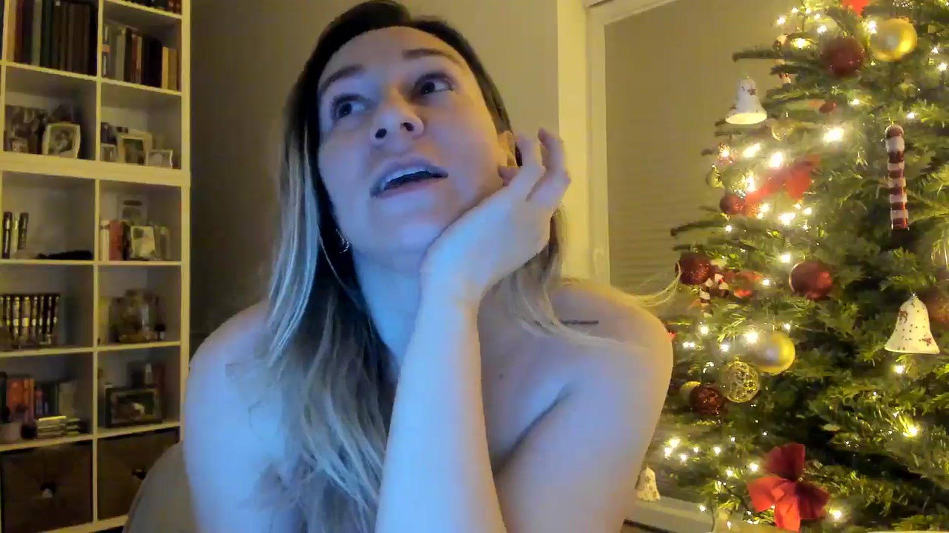 Gallery image thumbnail from itwas_eve's myfreecams stream on, 12/27/2024, 01:48 image 17 of 20
