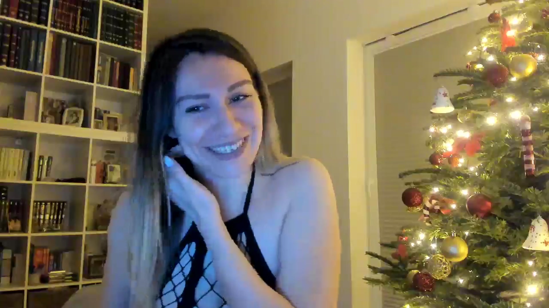 Gallery image thumbnail from itwas_eve's myfreecams stream on, 12/28/2024, 24:01 image 16 of 20