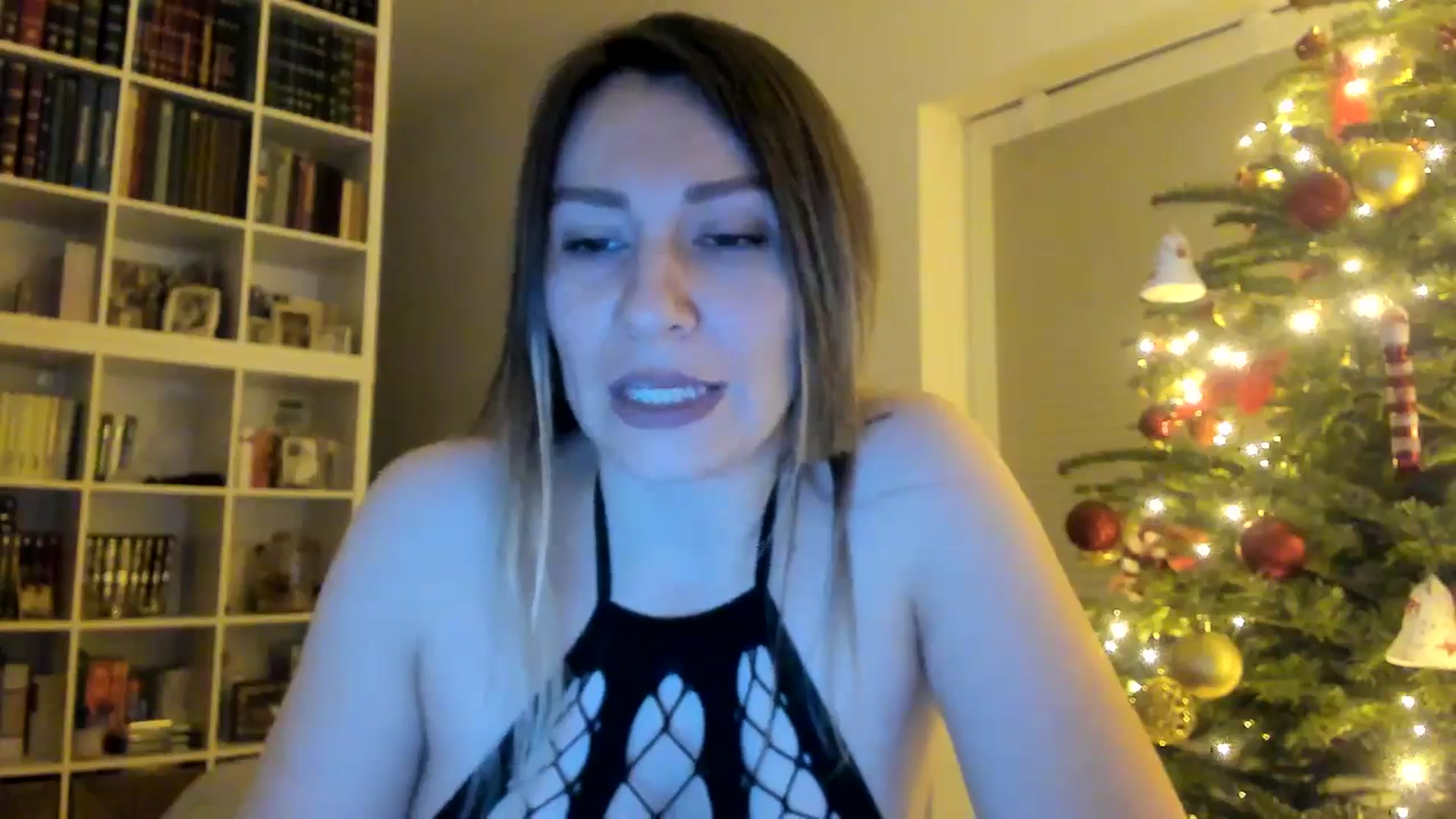 Gallery image thumbnail from itwas_eve's myfreecams stream on, 12/28/2024, 24:01 image 15 of 20