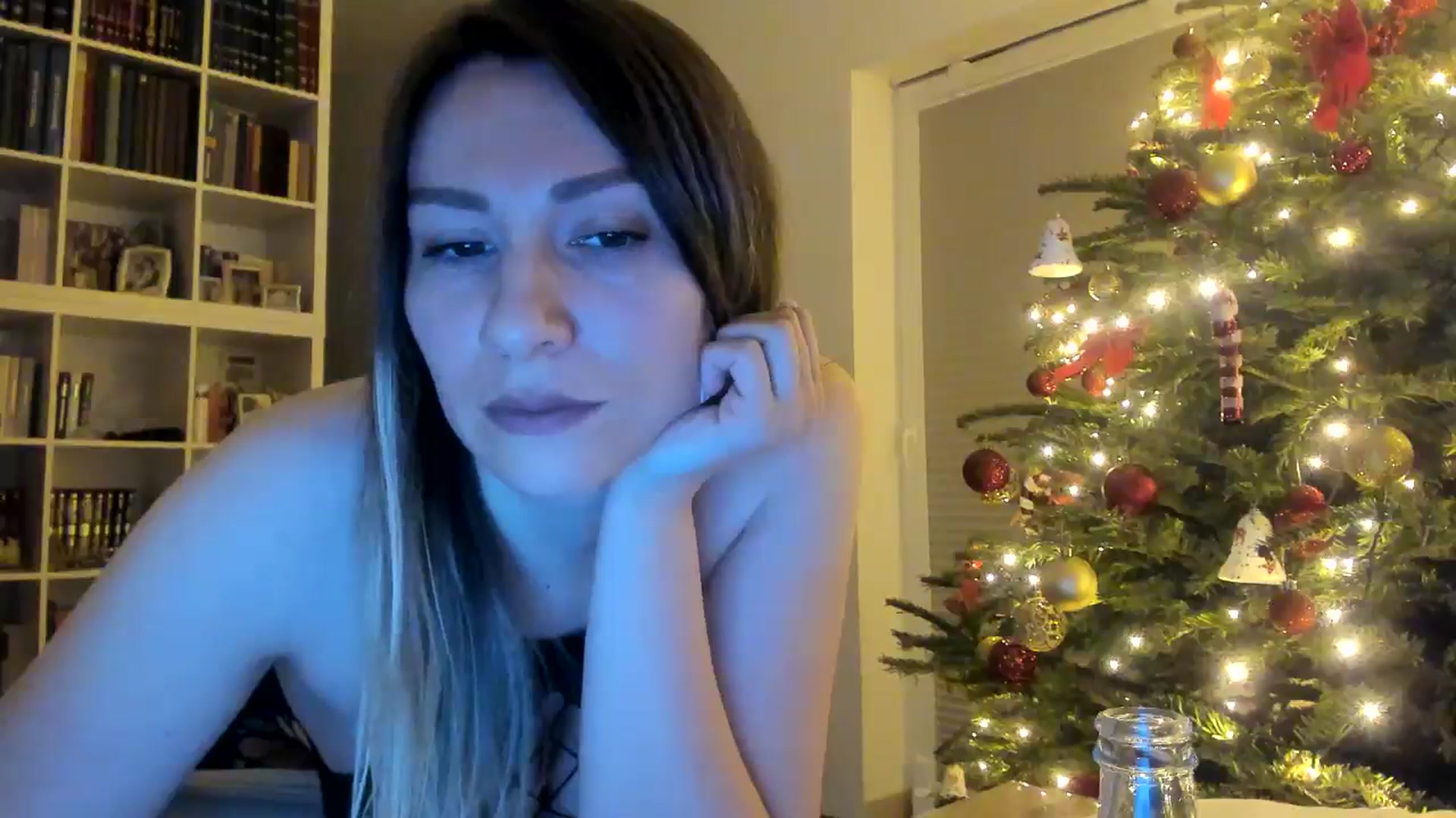 Gallery image thumbnail from itwas_eve's myfreecams stream on, 12/28/2024, 01:02 image 15 of 20