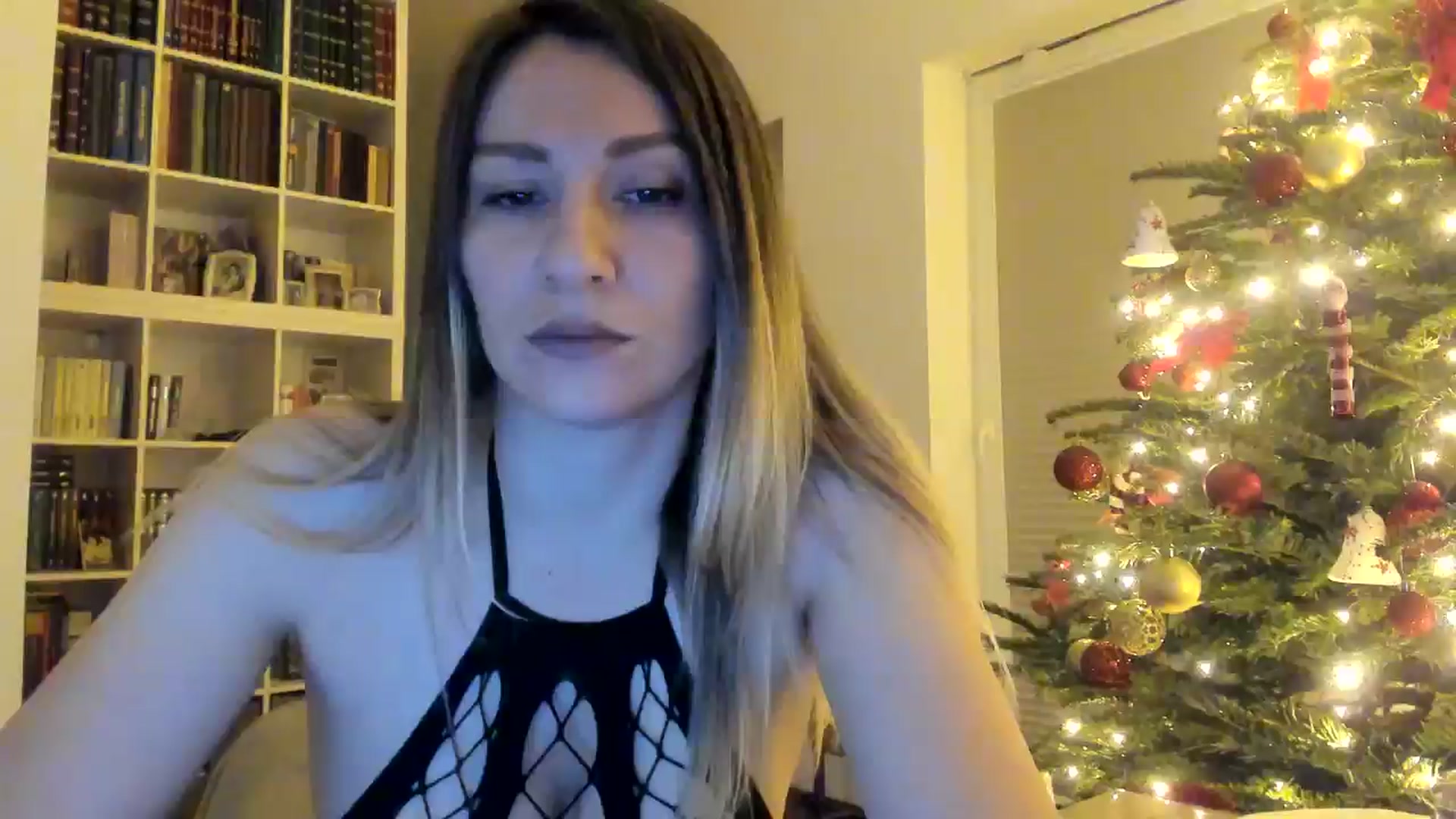 Gallery image thumbnail from itwas_eve's myfreecams stream on, 12/28/2024, 01:02 image 16 of 20