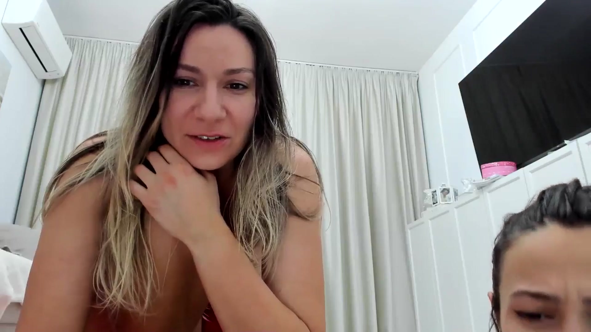Gallery image thumbnail from itwas_eve's myfreecams stream on, 01/08/2025, 01:13 image 15 of 20
