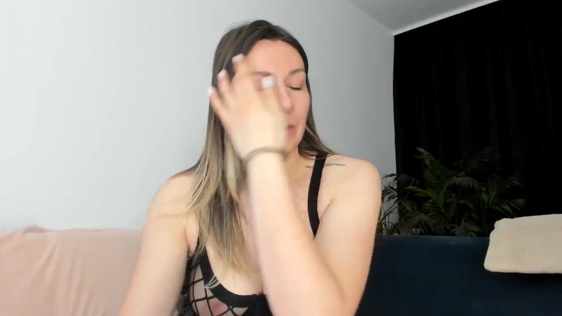 Gallery image thumbnail from itwas_eve's myfreecams stream on, 01/18/2025, 02:43 image 6 of 20