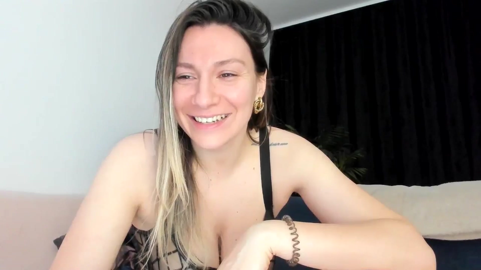 Gallery image thumbnail from itwas_eve's myfreecams stream on, 01/18/2025, 03:33 image 13 of 20