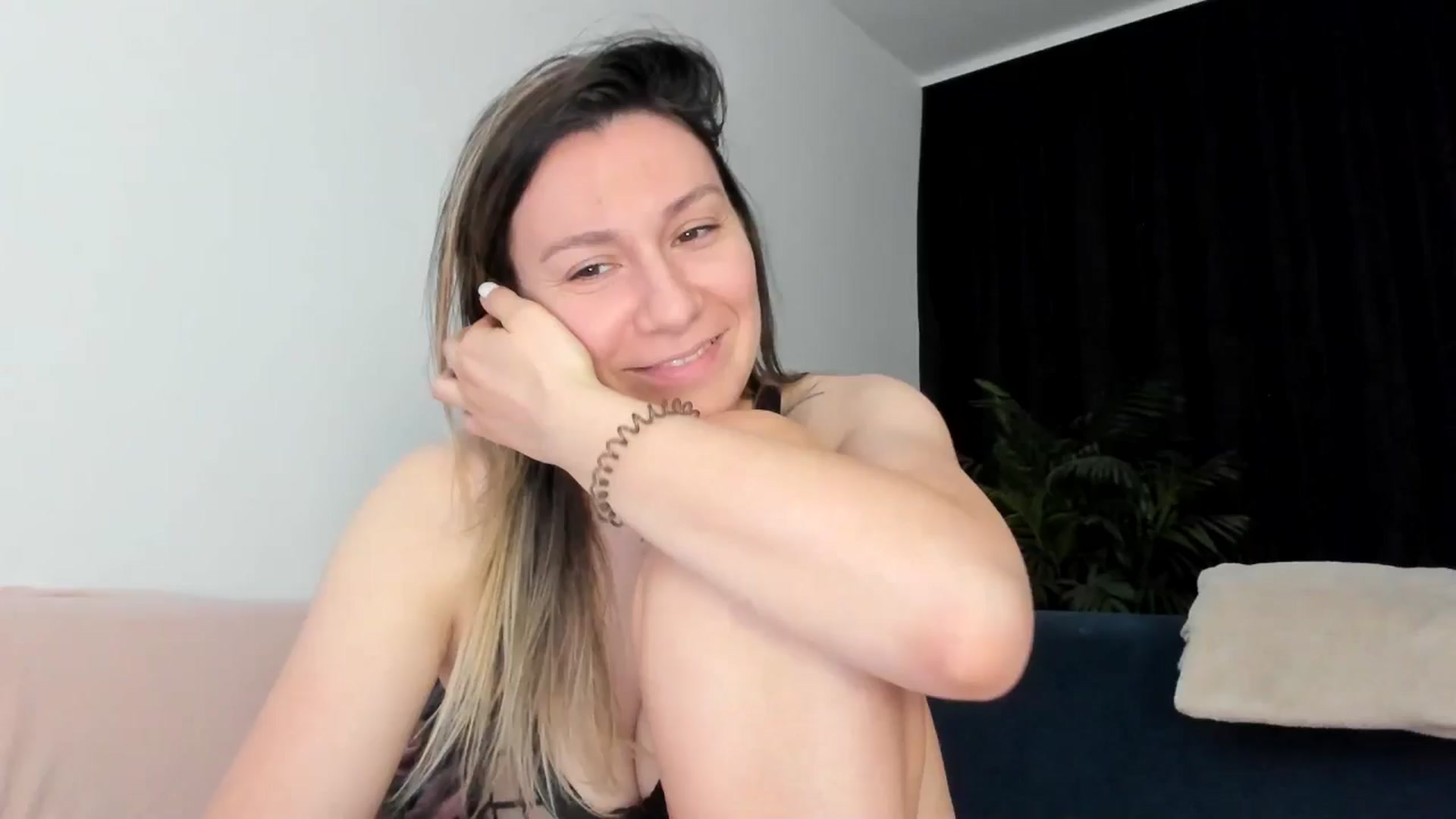 Gallery image thumbnail from itwas_eve's myfreecams stream on, 01/18/2025, 03:33 image 1 of 20