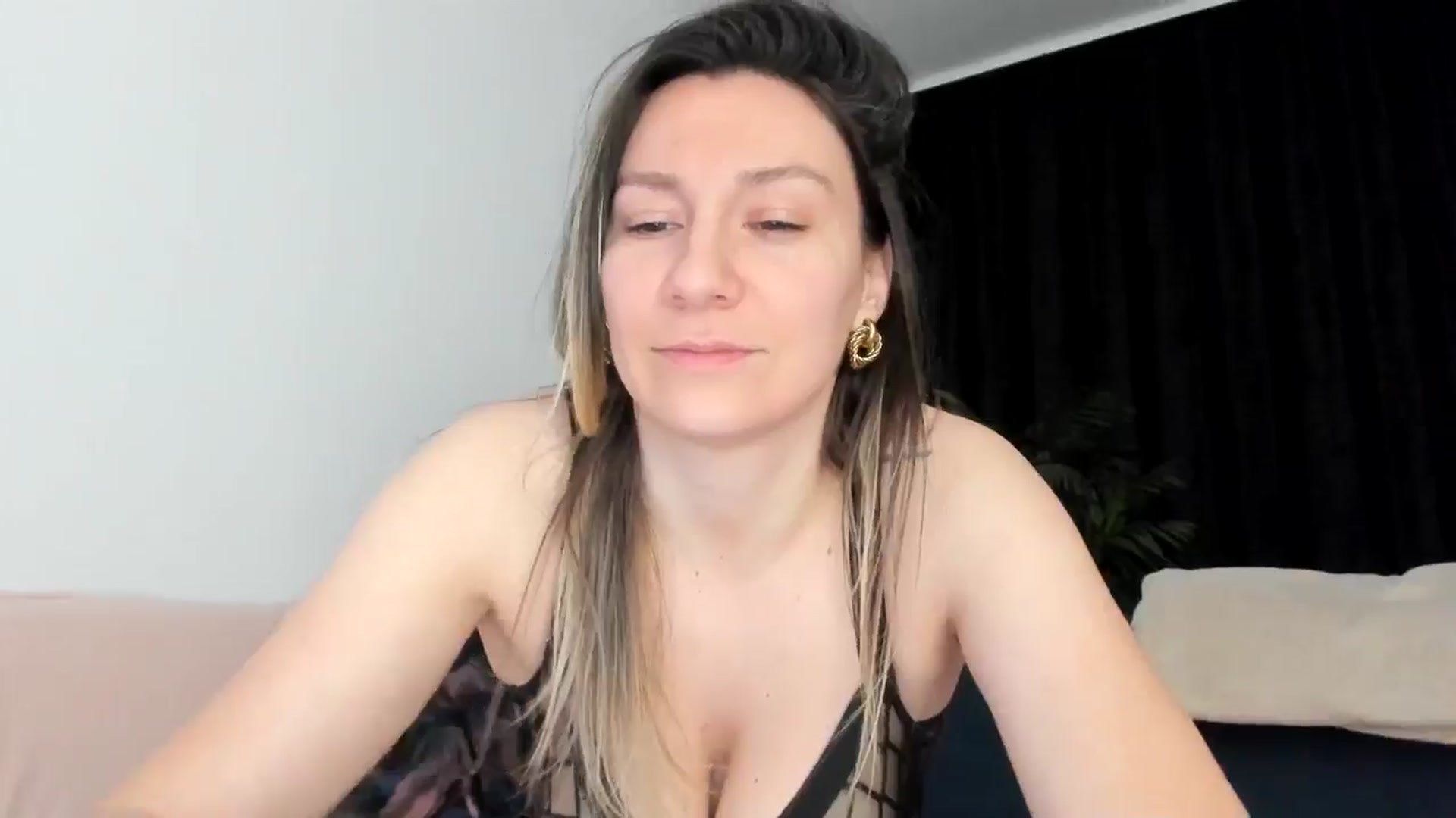 Gallery image thumbnail from itwas_eve's myfreecams stream on, 01/18/2025, 03:33 image 5 of 20