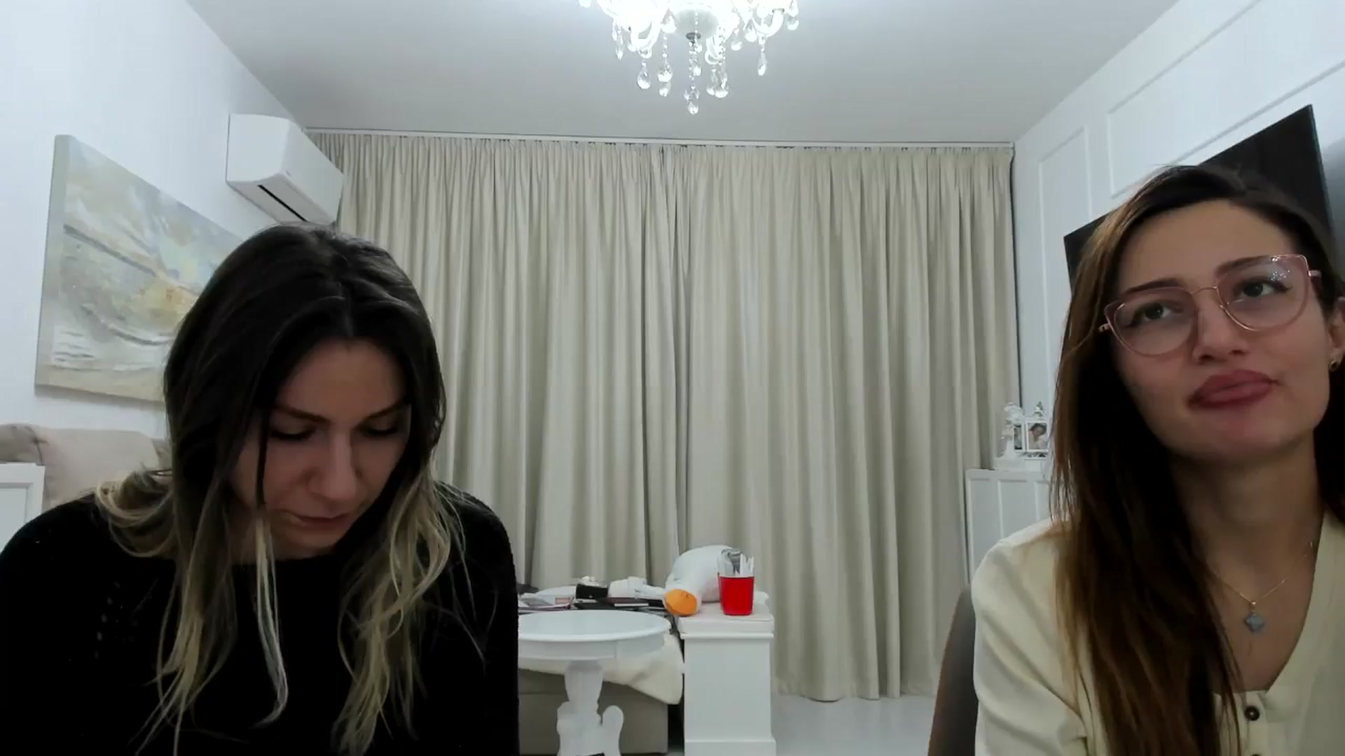 Gallery image thumbnail from itwas_eve's myfreecams stream on, 01/19/2025, 21:06 image 8 of 20