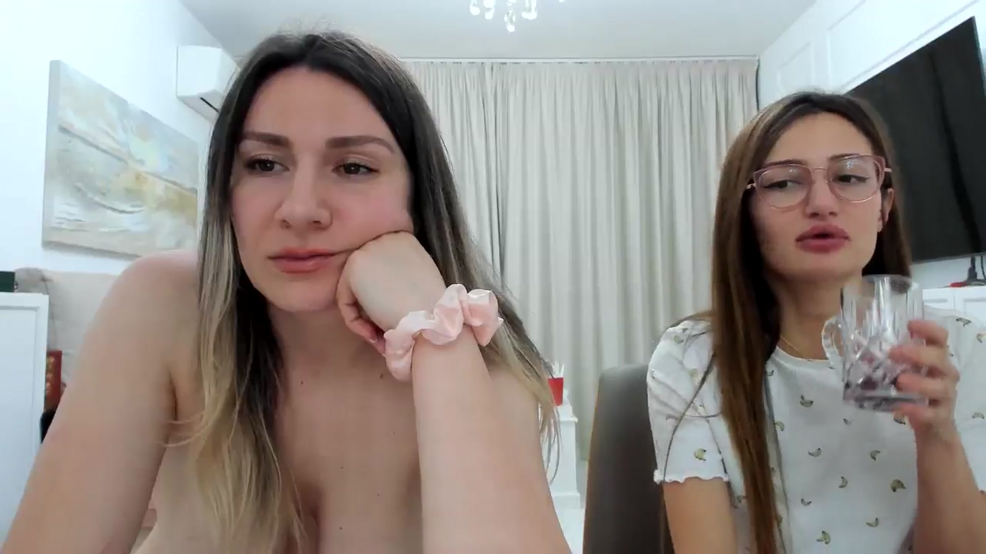 Gallery image thumbnail from itwas_eve's myfreecams stream on, 01/21/2025, 23:11 image 7 of 20