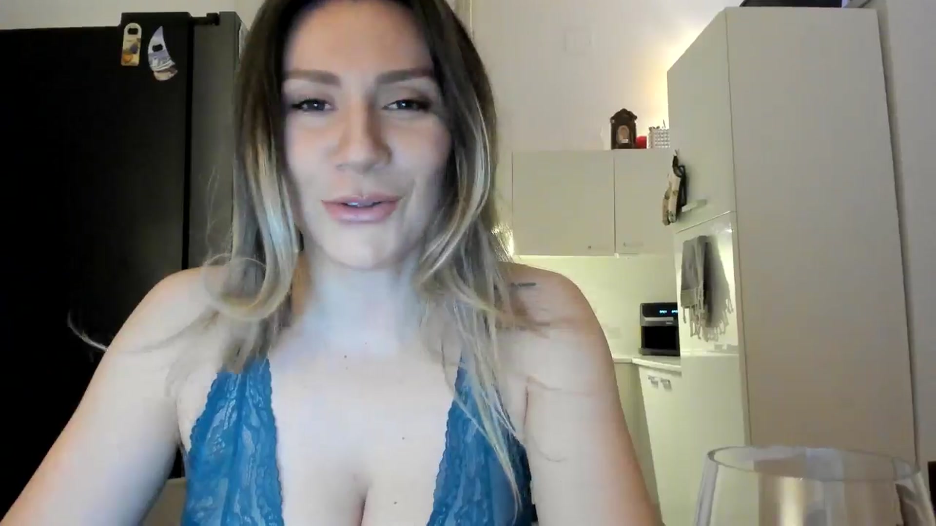 Gallery image thumbnail from itwas_eve's myfreecams stream on, 01/24/2025, 24:00 image 14 of 20