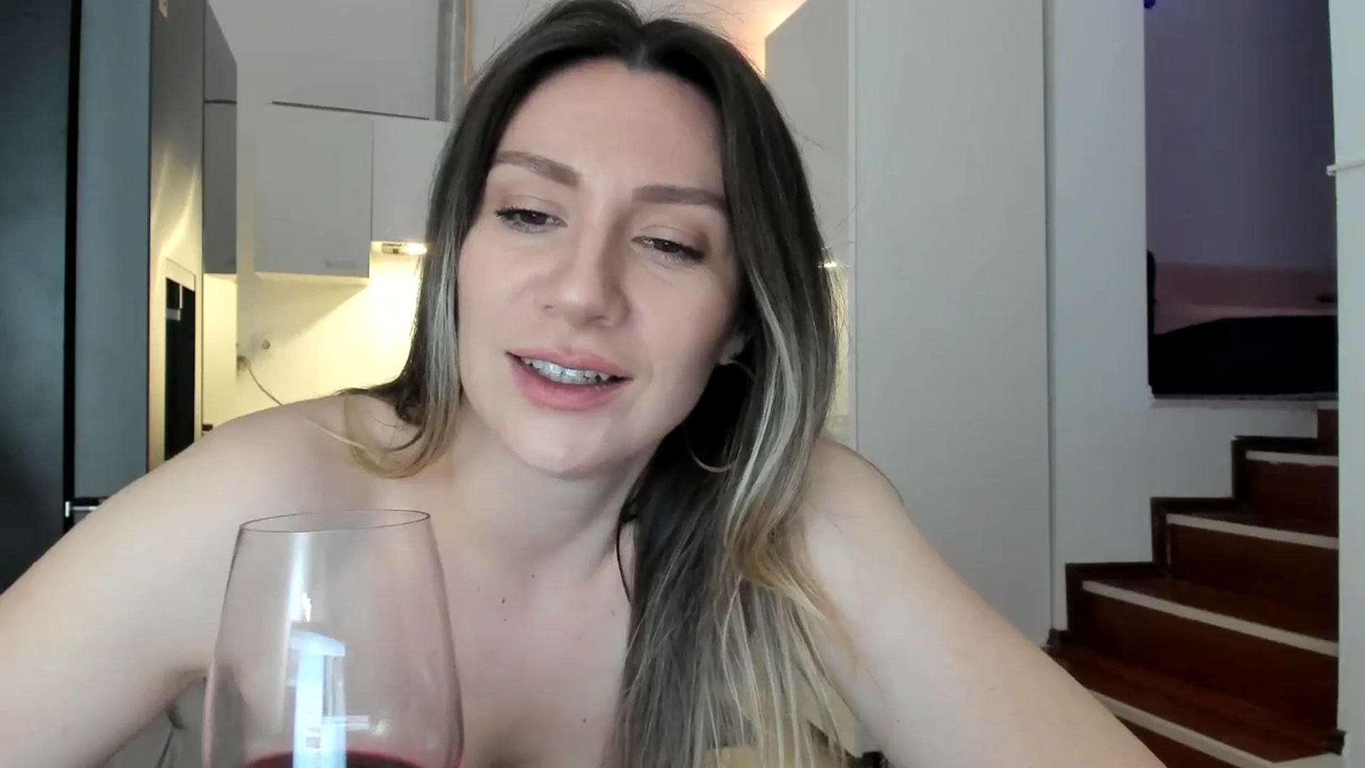 Gallery image thumbnail from itwas_eve's myfreecams stream on, 01/24/2025, 02:38 image 13 of 20