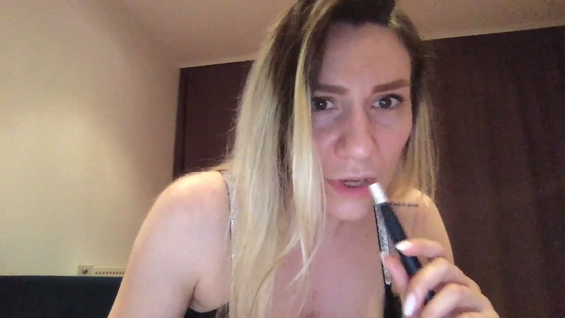 Gallery image thumbnail from itwasnt_me's myfreecams stream on, 07/21/2023, 23:20 image 20 of 20