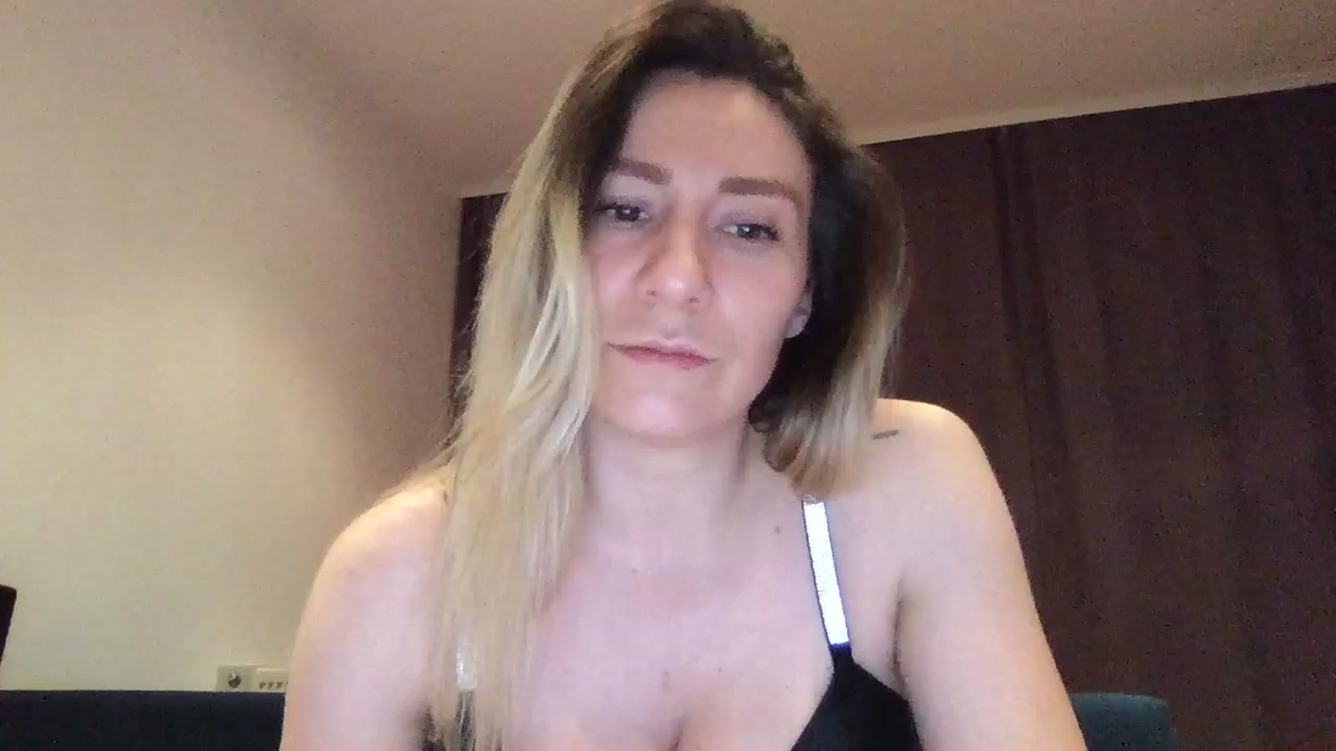 Gallery image thumbnail from itwasnt_me's myfreecams stream on, 07/21/2023, 23:20 image 1 of 20