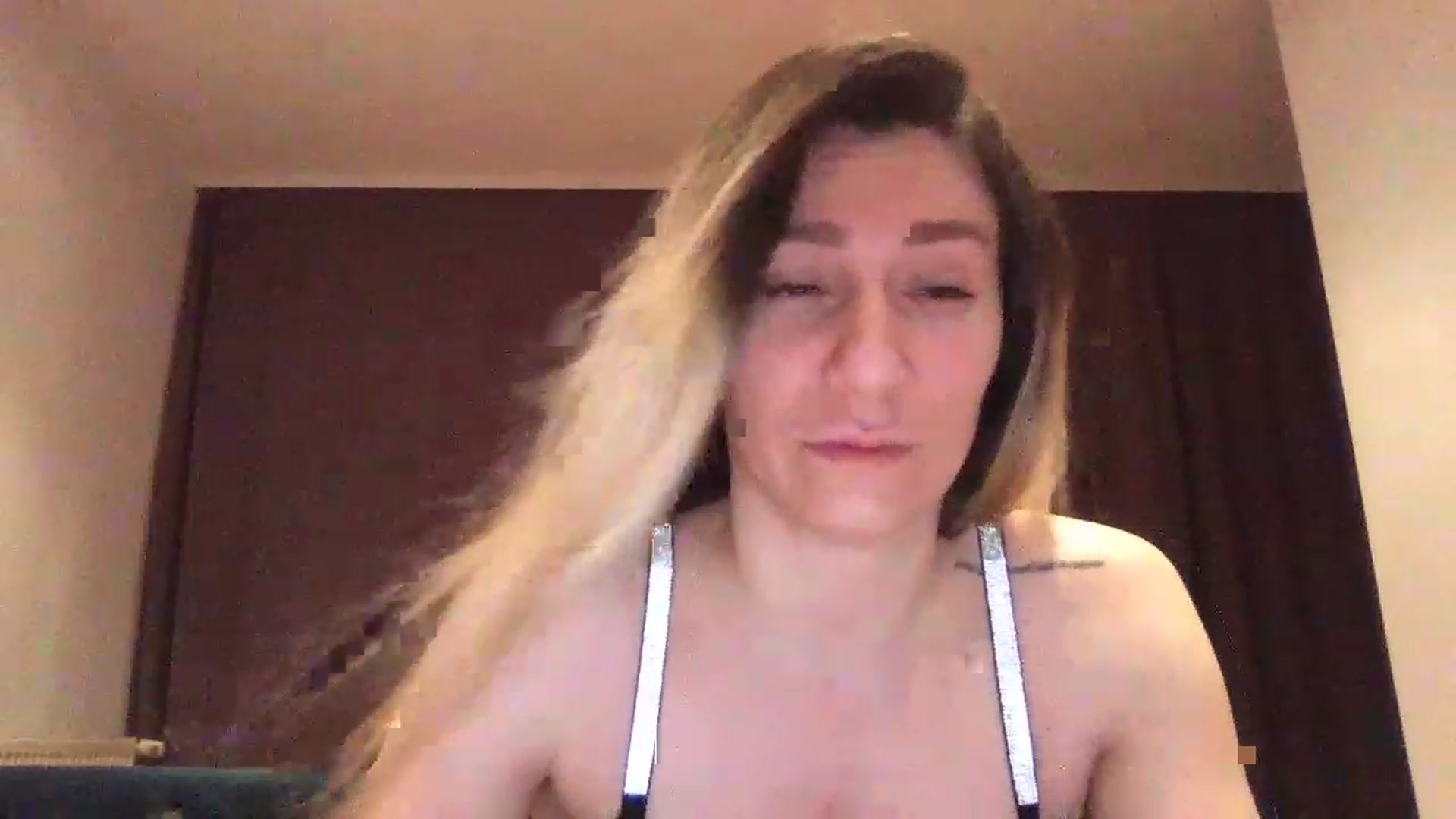 Gallery image thumbnail from itwasnt_me's myfreecams stream on, 07/22/2023, 01:34 image 10 of 20