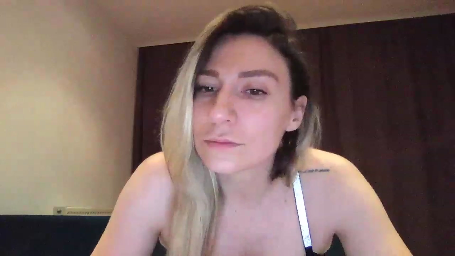 Gallery image thumbnail from itwasnt_me's myfreecams stream on, 07/22/2023, 01:34 image 18 of 20