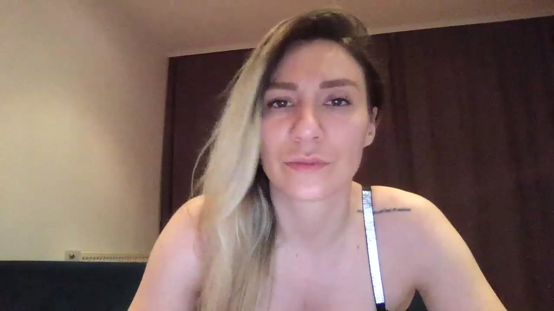 Gallery image thumbnail from itwasnt_me's myfreecams stream on, 07/22/2023, 01:34 image 19 of 20