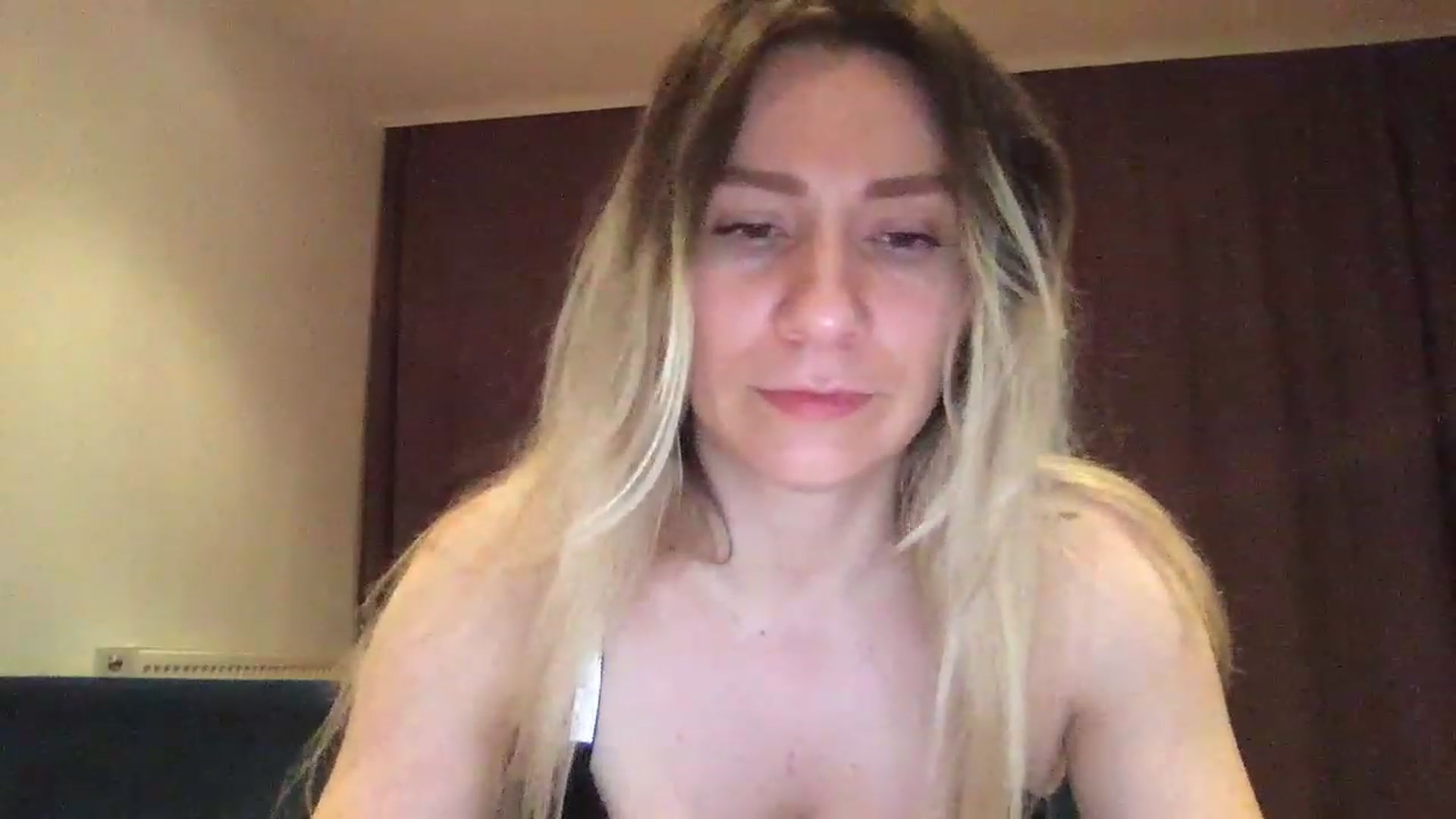 Gallery image thumbnail from itwasnt_me's myfreecams stream on, 07/22/2023, 01:34 image 16 of 20