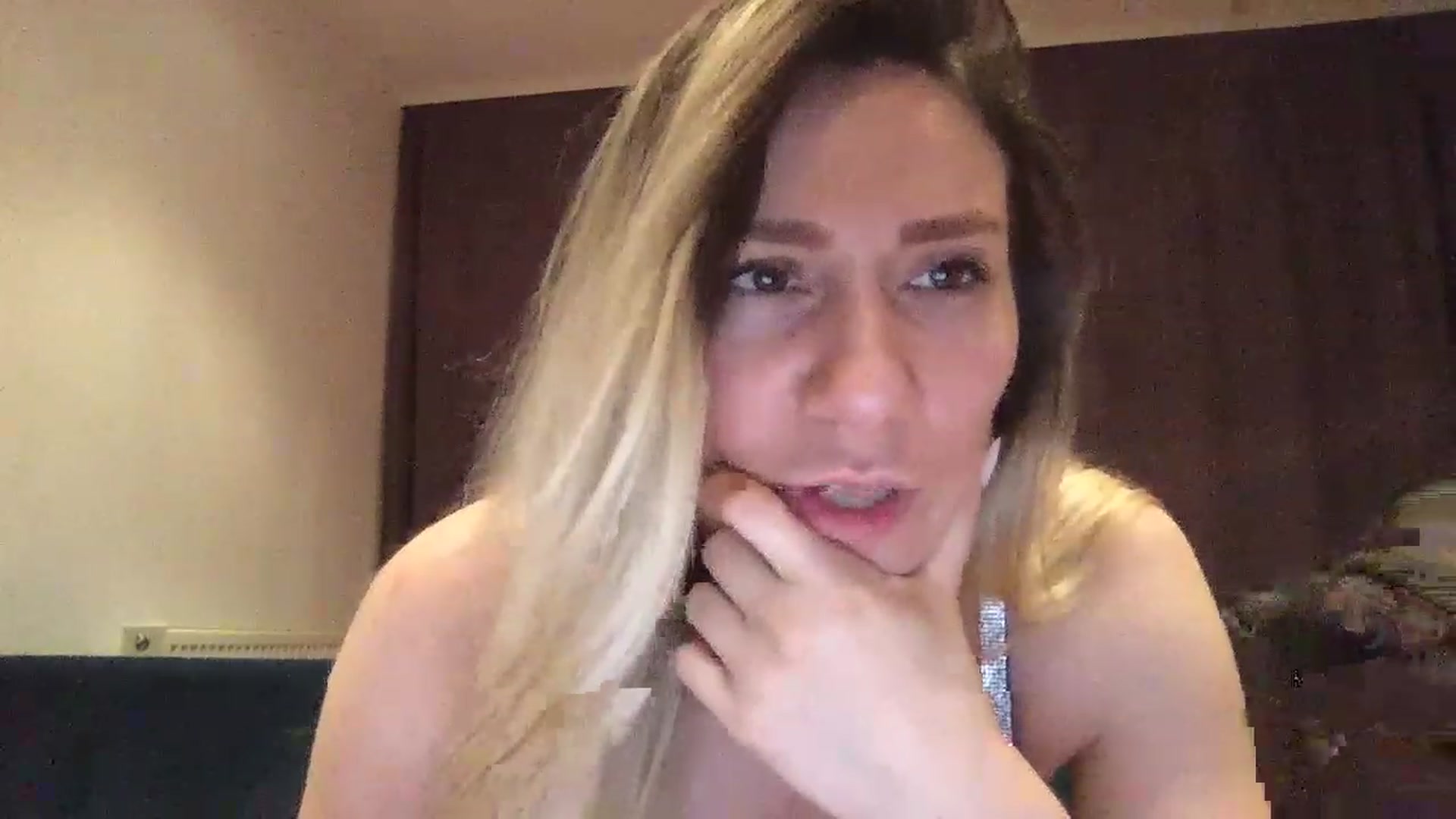 Gallery image thumbnail from itwasnt_me's myfreecams stream on, 07/22/2023, 01:34 image 7 of 20