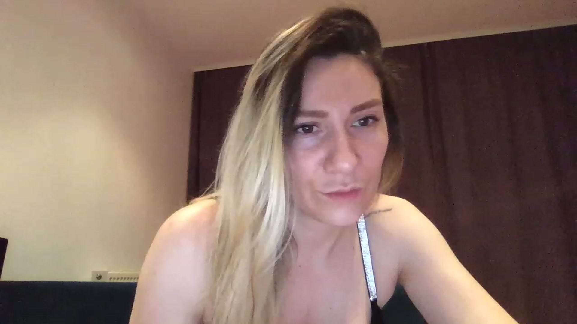 Gallery image thumbnail from itwasnt_me's myfreecams stream on, 07/22/2023, 01:34 image 1 of 20