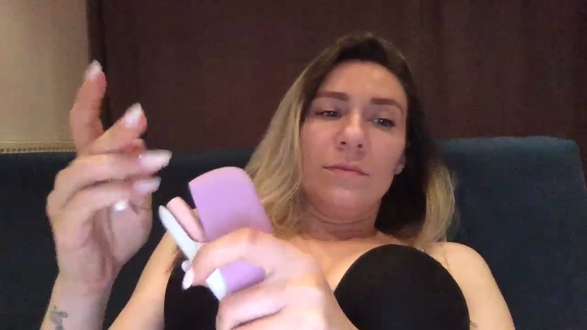 Gallery image thumbnail from itwasnt_me's myfreecams stream on, 07/22/2023, 02:06 image 17 of 20