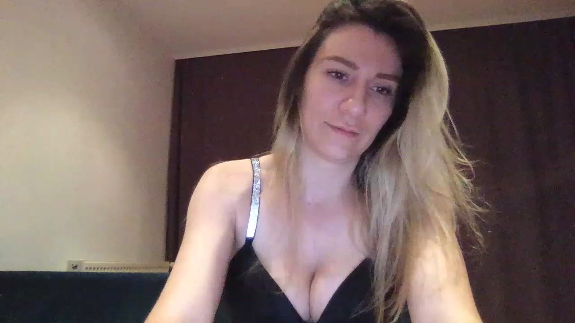 Gallery image thumbnail from itwasnt_me's myfreecams stream on, 07/22/2023, 02:06 image 5 of 20