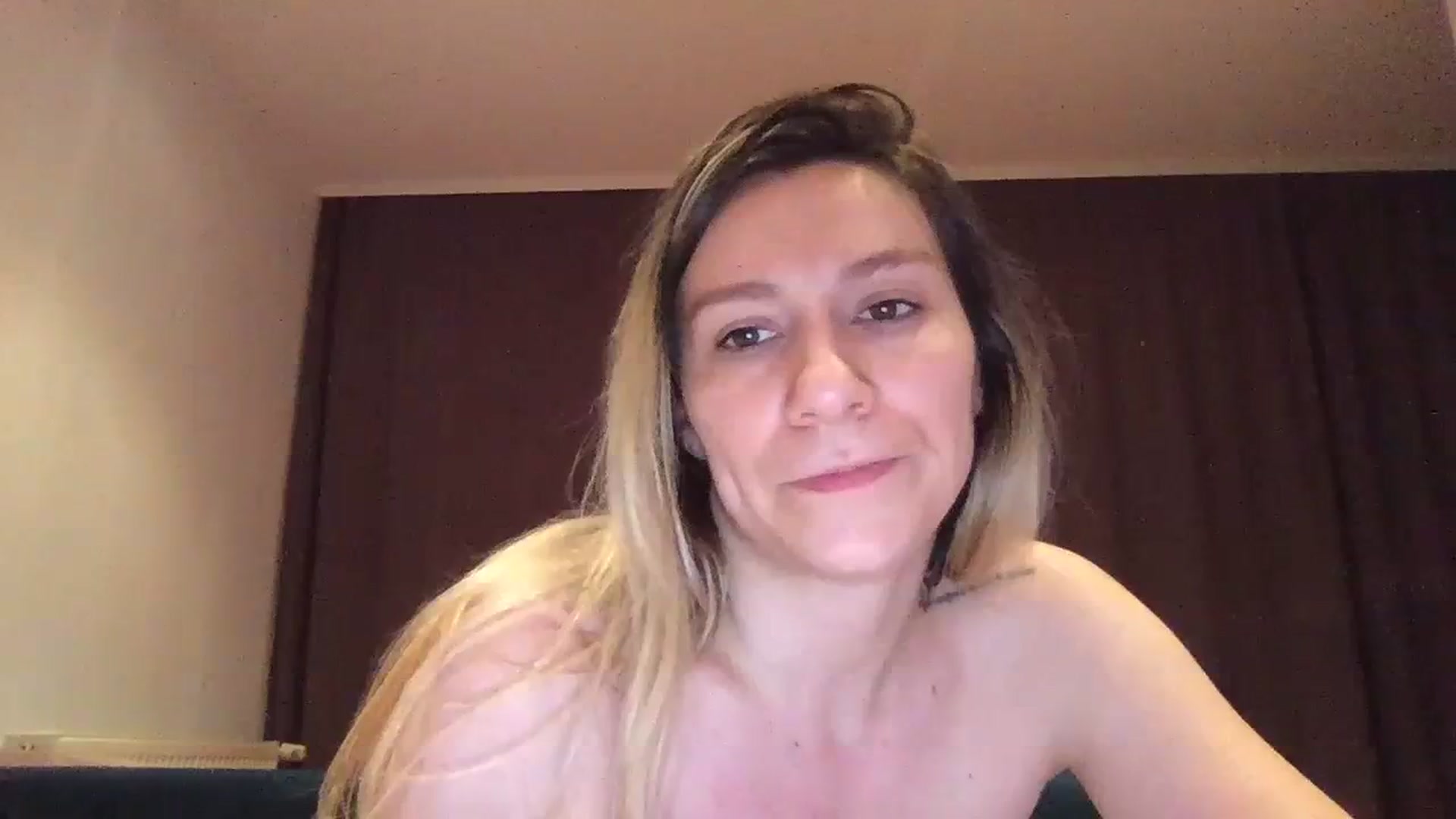 Gallery image thumbnail from itwasnt_me's myfreecams stream on, 07/23/2023, 24:55 image 17 of 20