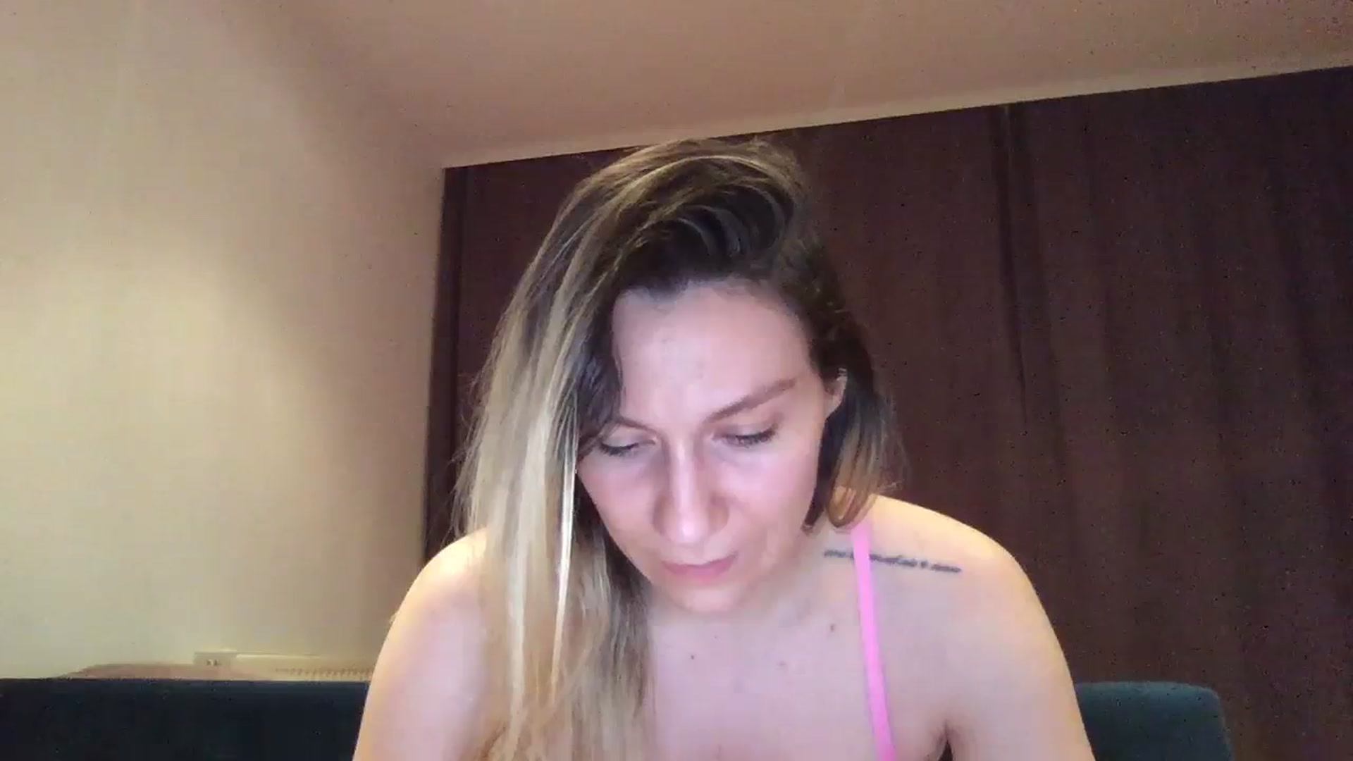 Gallery image thumbnail from itwasnt_me's myfreecams stream on, 07/23/2023, 24:55 image 8 of 20