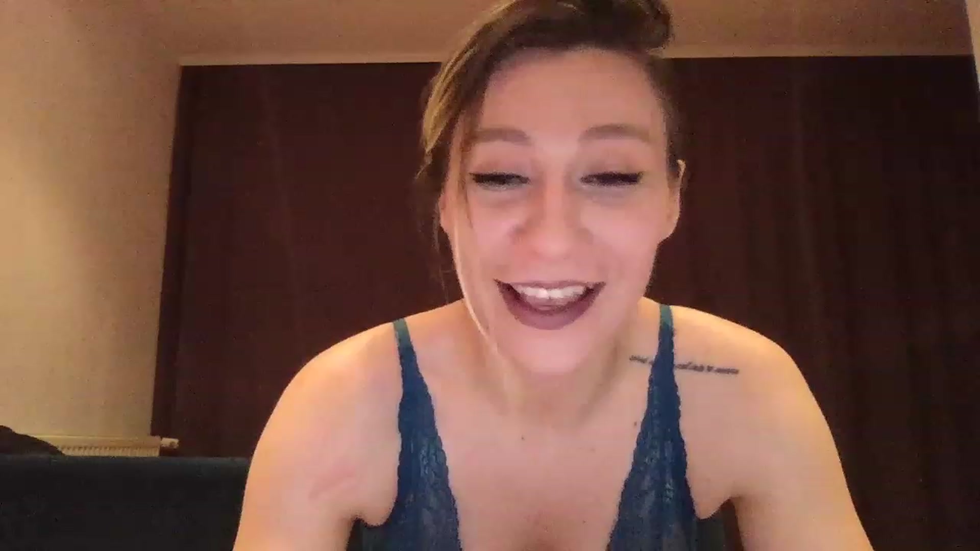 Gallery image thumbnail from itwasnt_me's myfreecams stream on, 07/24/2023, 24:06 image 12 of 20
