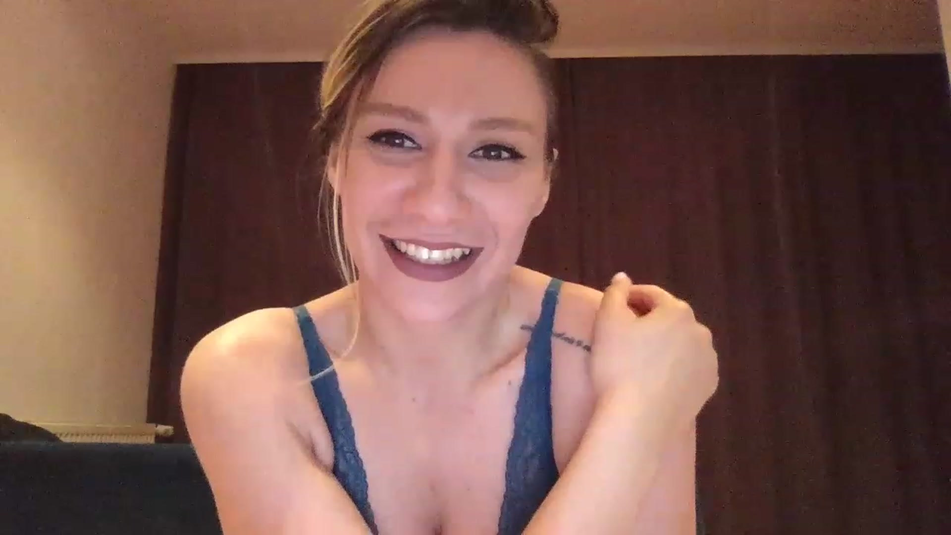 Gallery image thumbnail from itwasnt_me's myfreecams stream on, 07/24/2023, 24:06 image 16 of 20
