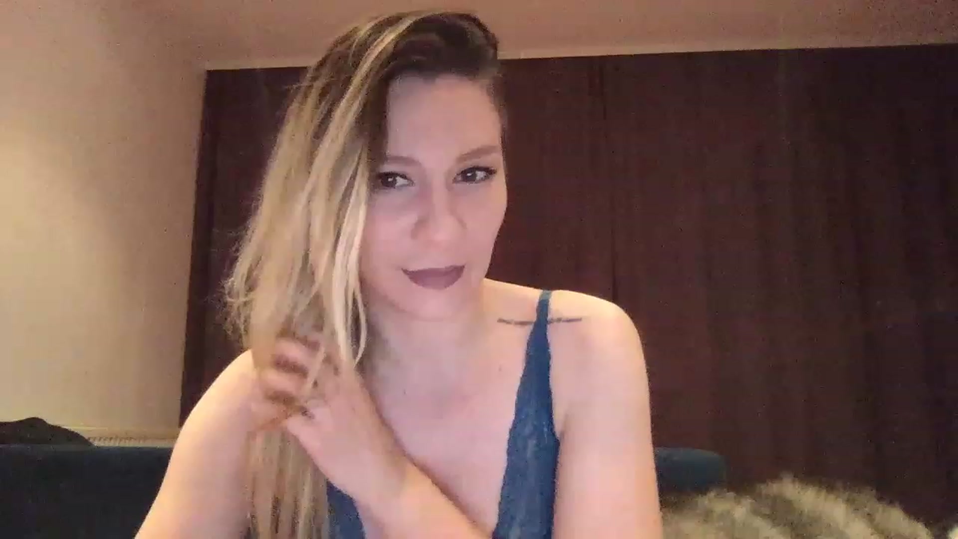 Gallery image thumbnail from itwasnt_me's myfreecams stream on, 07/24/2023, 24:06 image 1 of 20