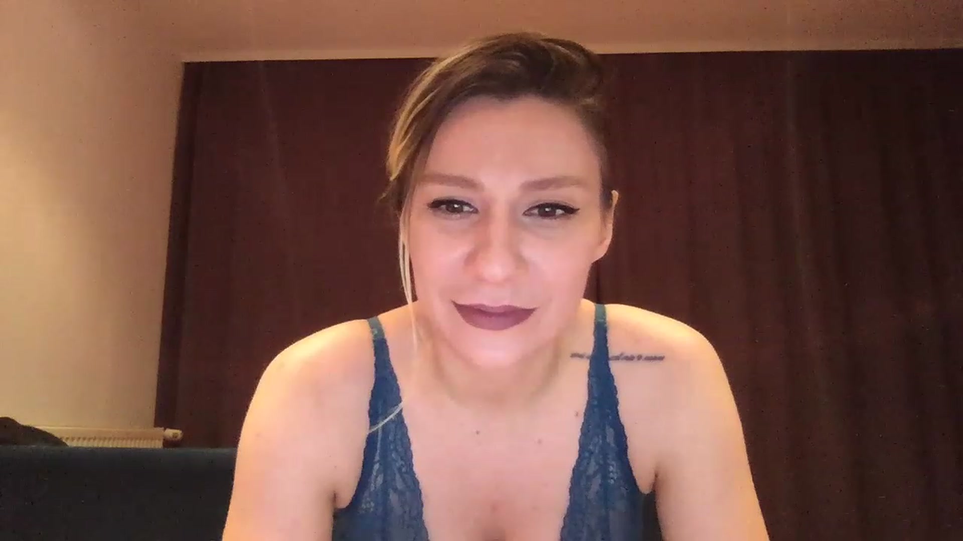 Gallery image thumbnail from itwasnt_me's myfreecams stream on, 07/24/2023, 24:06 image 19 of 20