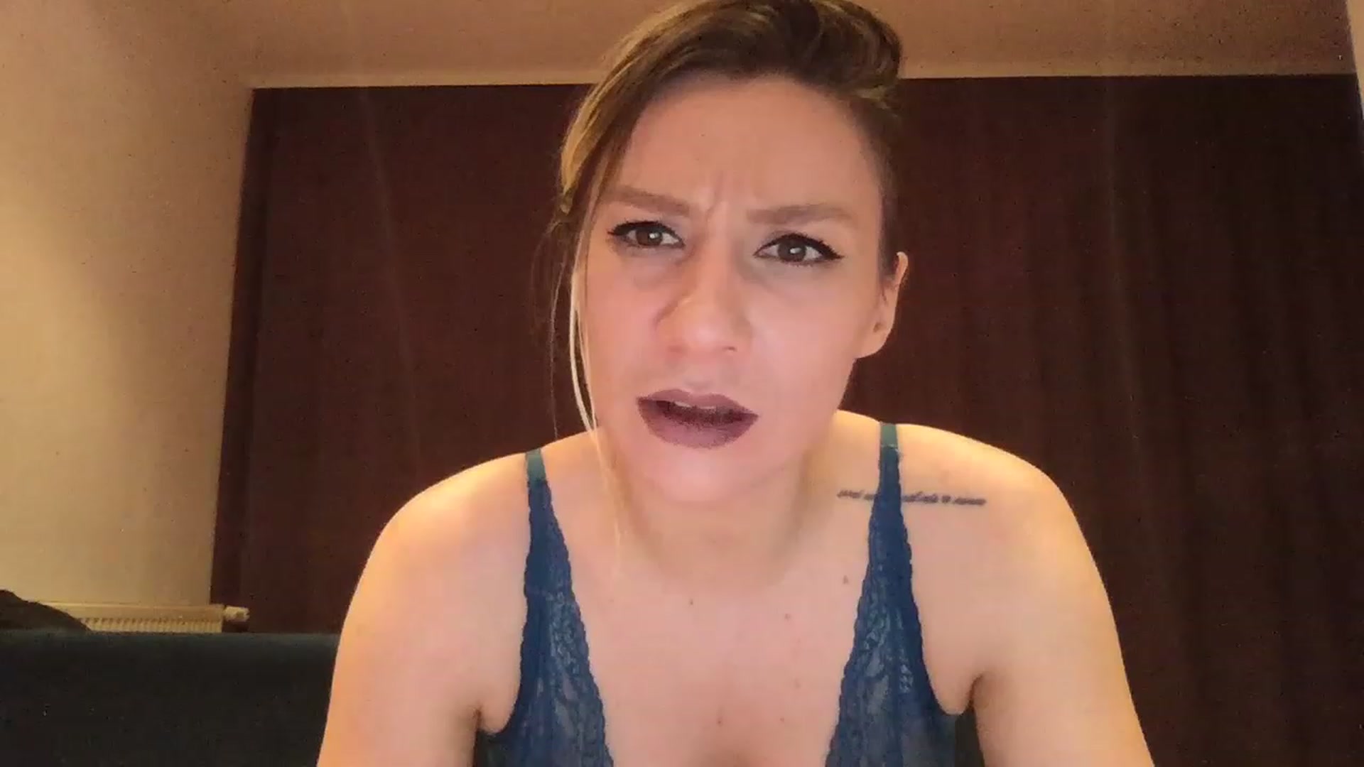 Gallery image thumbnail from itwasnt_me's myfreecams stream on, 07/24/2023, 24:06 image 14 of 20