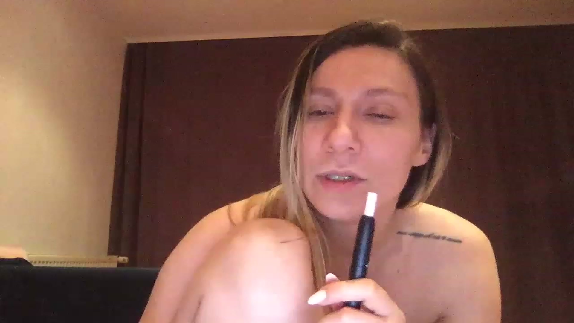 Gallery image thumbnail from itwasnt_me's myfreecams stream on, 08/14/2023, 01:55 image 15 of 20