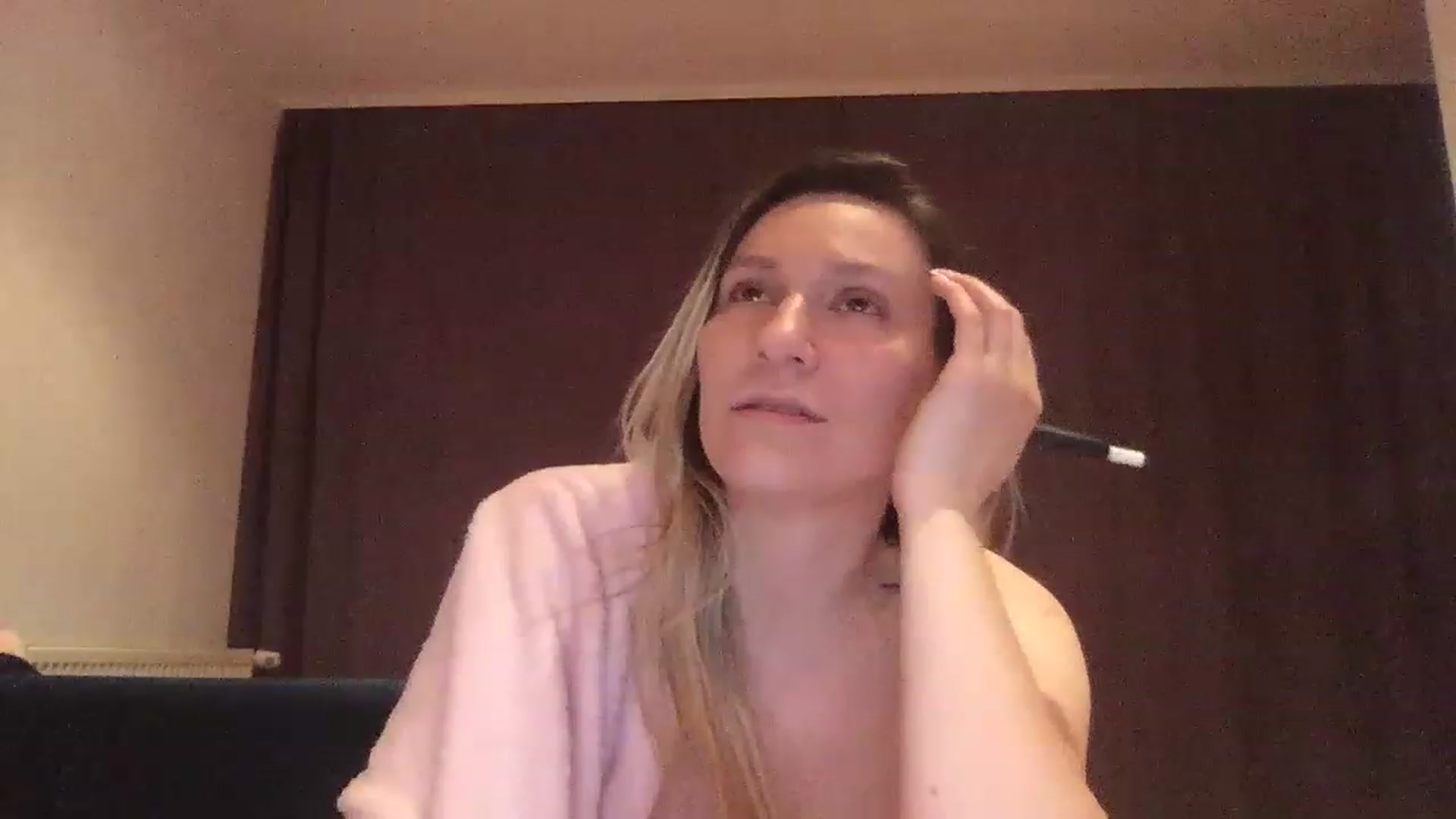 Gallery image thumbnail from itwasnt_me's myfreecams stream on, 08/14/2023, 01:55 image 11 of 20