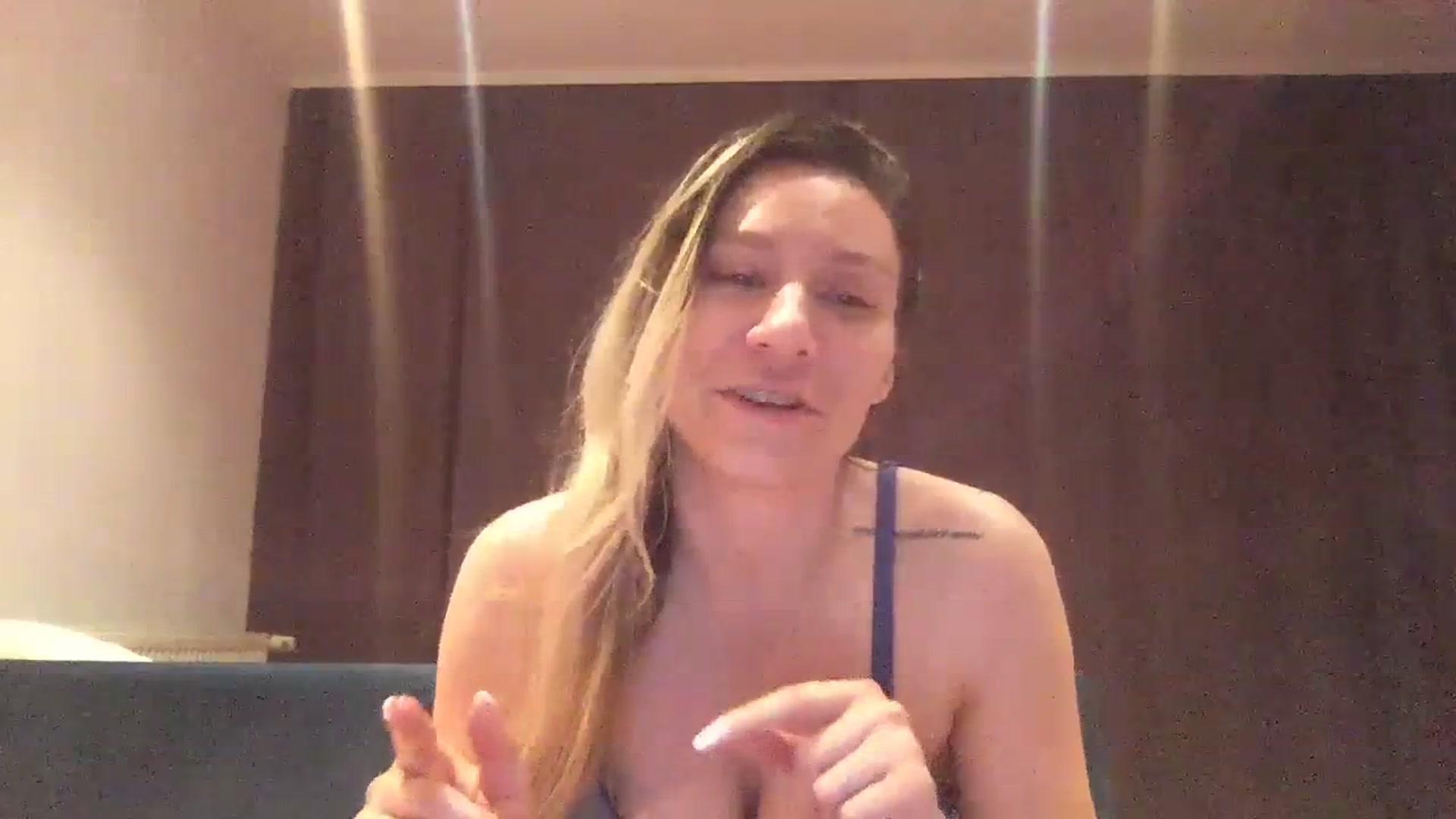 Gallery image thumbnail from itwasnt_me's myfreecams stream on, 08/25/2023, 01:21 image 11 of 20