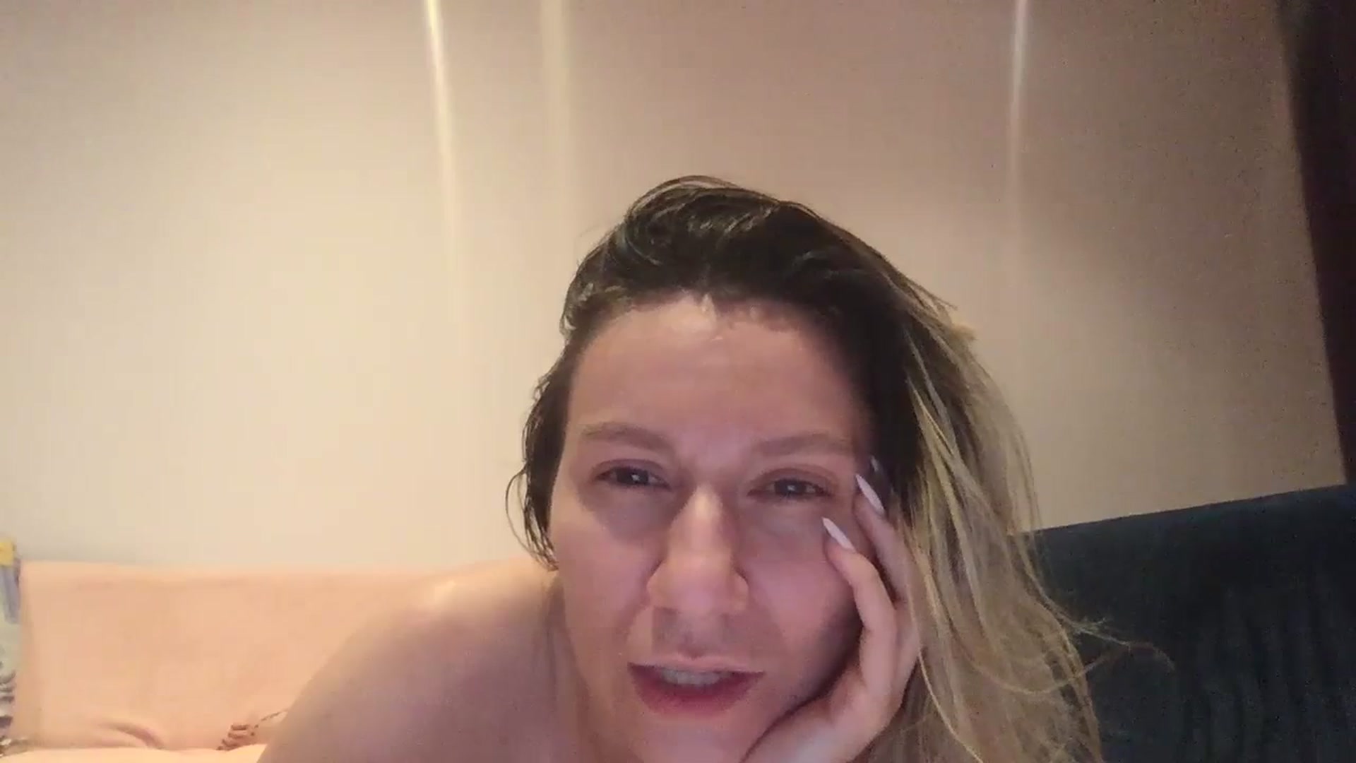 Gallery image thumbnail from itwasnt_me's myfreecams stream on, 08/25/2023, 01:41 image 14 of 20