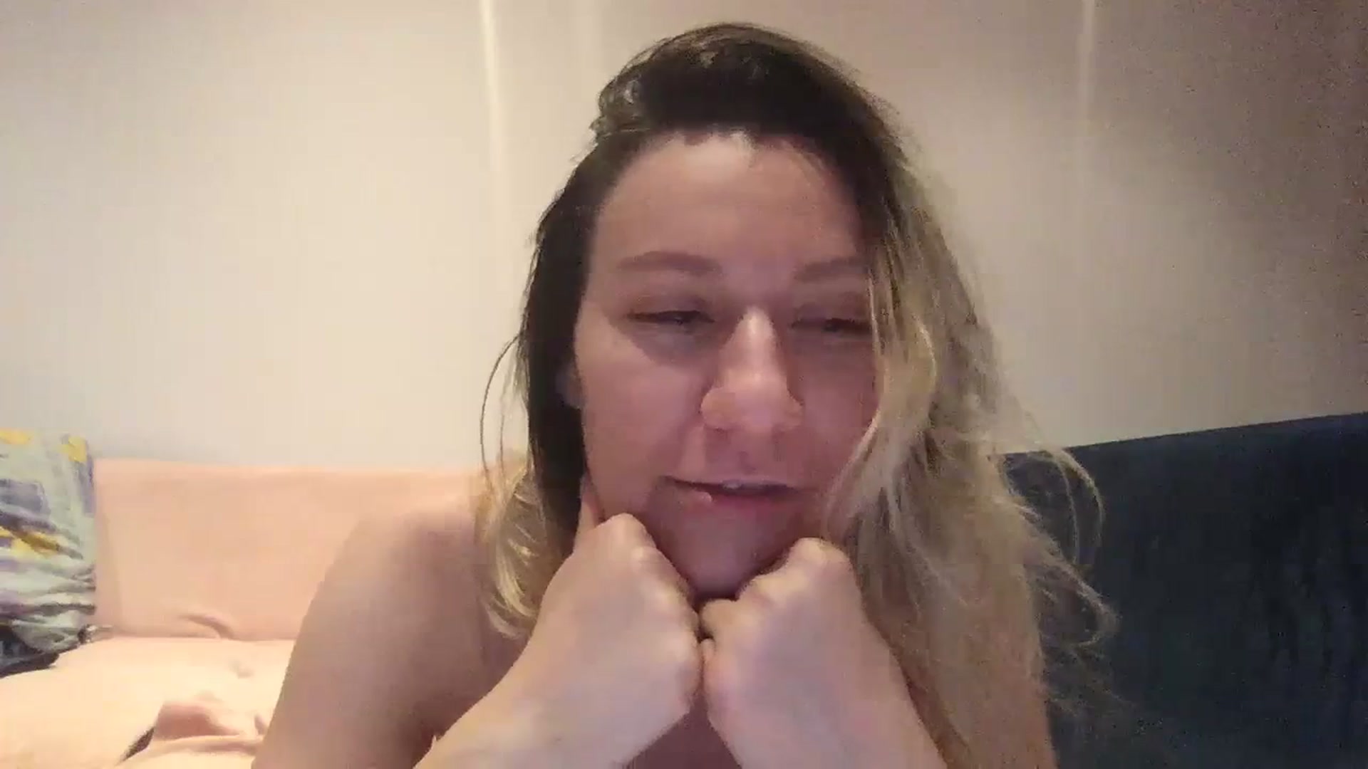 Gallery image thumbnail from itwasnt_me's myfreecams stream on, 08/25/2023, 01:41 image 20 of 20