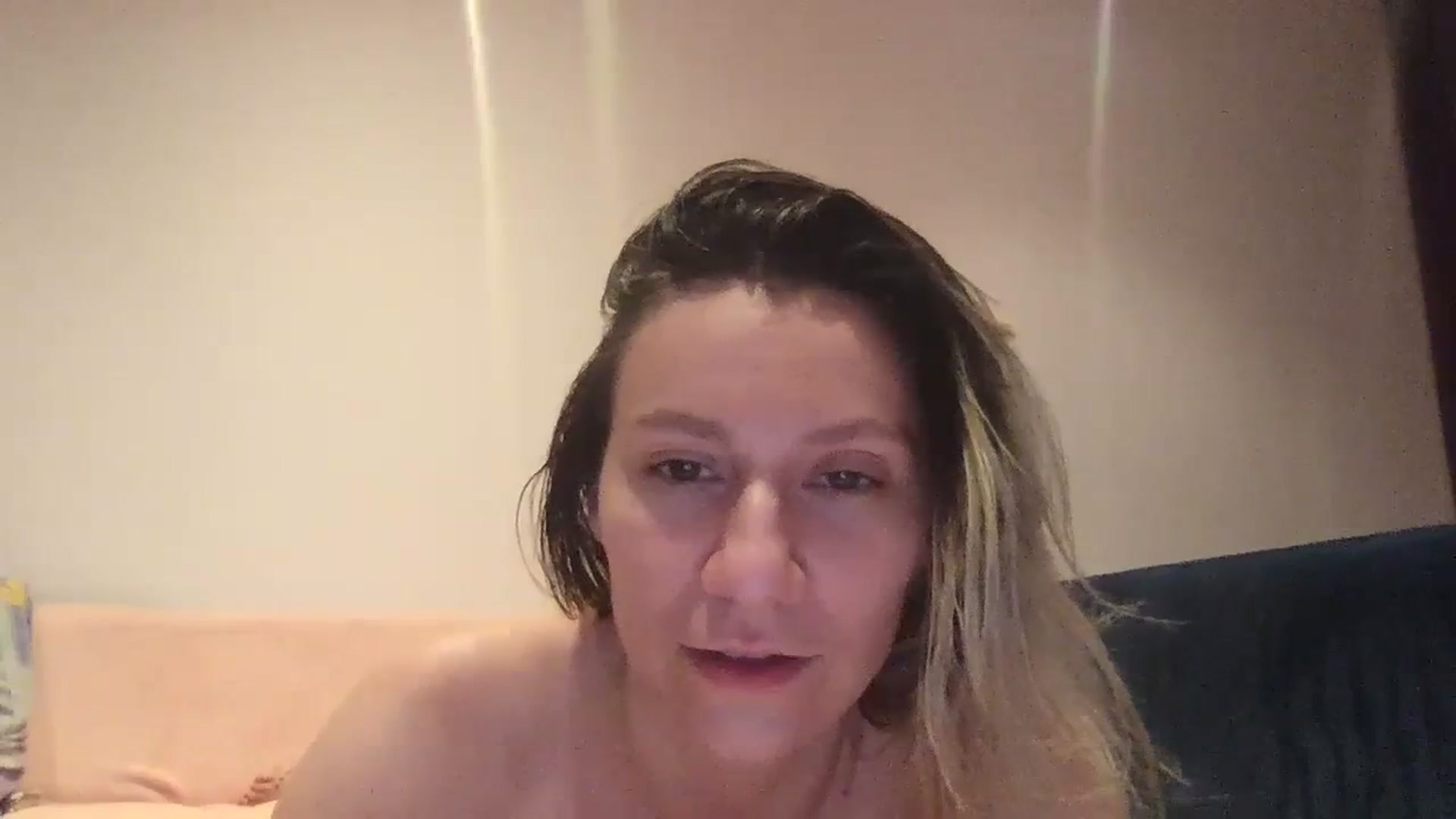 Gallery image thumbnail from itwasnt_me's myfreecams stream on, 08/25/2023, 01:41 image 15 of 20