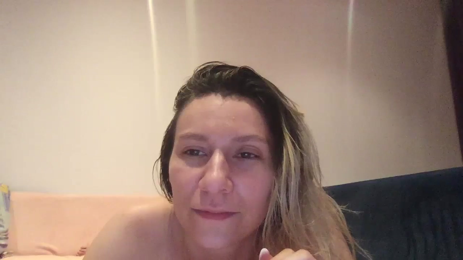 Gallery image thumbnail from itwasnt_me's myfreecams stream on, 08/25/2023, 01:41 image 16 of 20