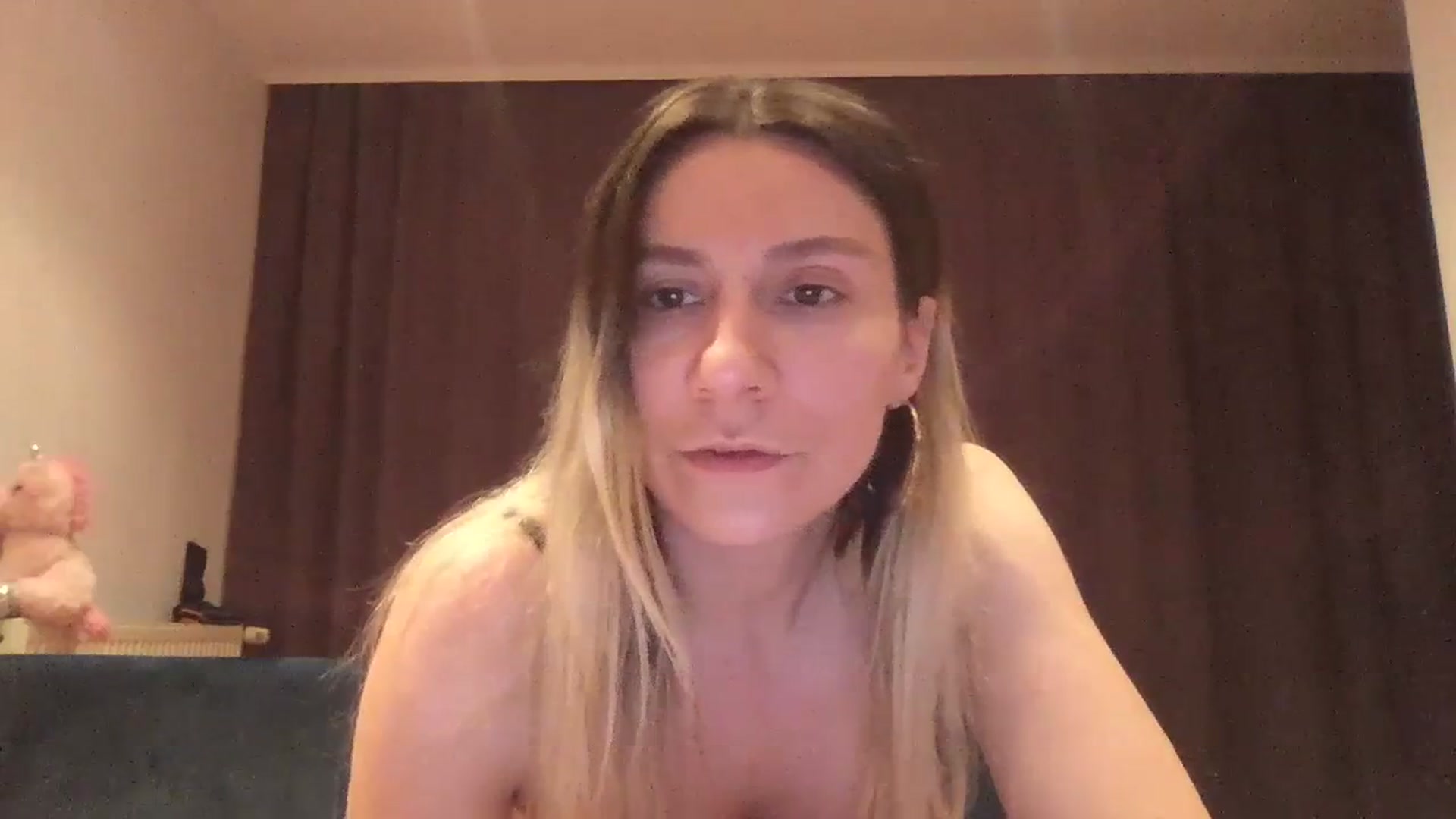 Gallery image thumbnail from itwasnt_me's myfreecams stream on, 09/25/2023, 24:09 image 9 of 20